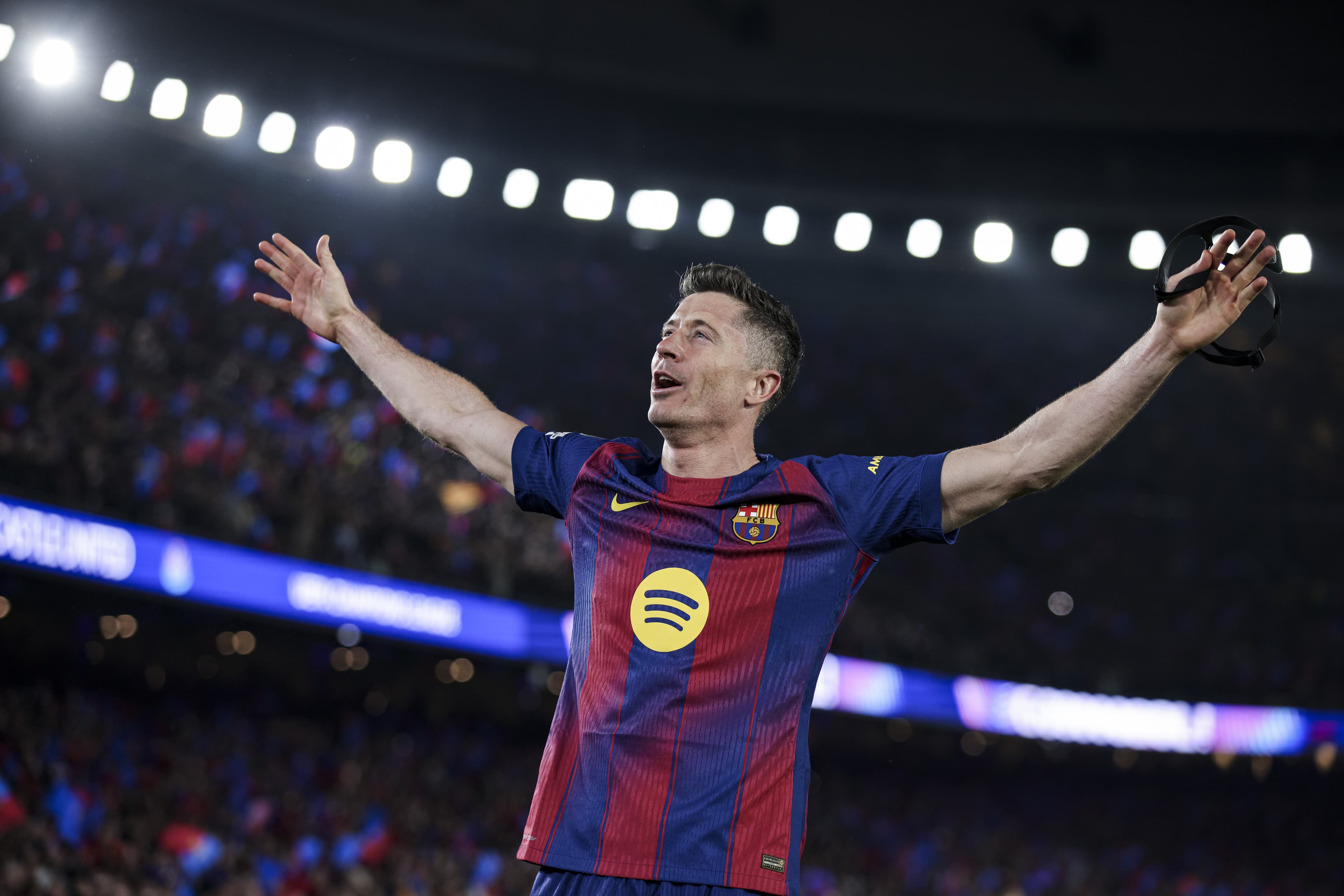 Robert Lewandowski shatters multiple records as FC Barcelona crush Newcastle