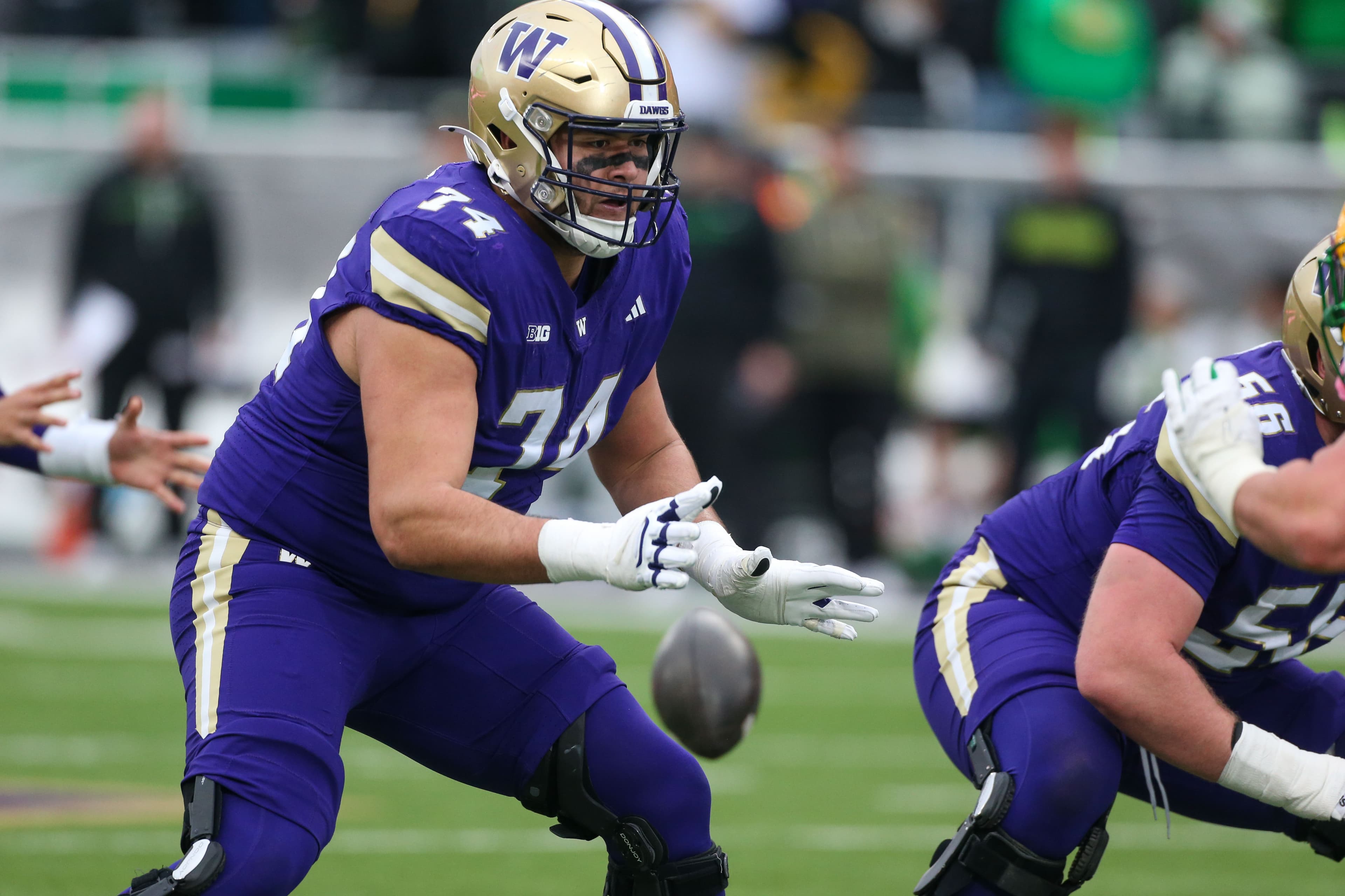 Recruiting Roundup: A Top Target At Center Visits UW