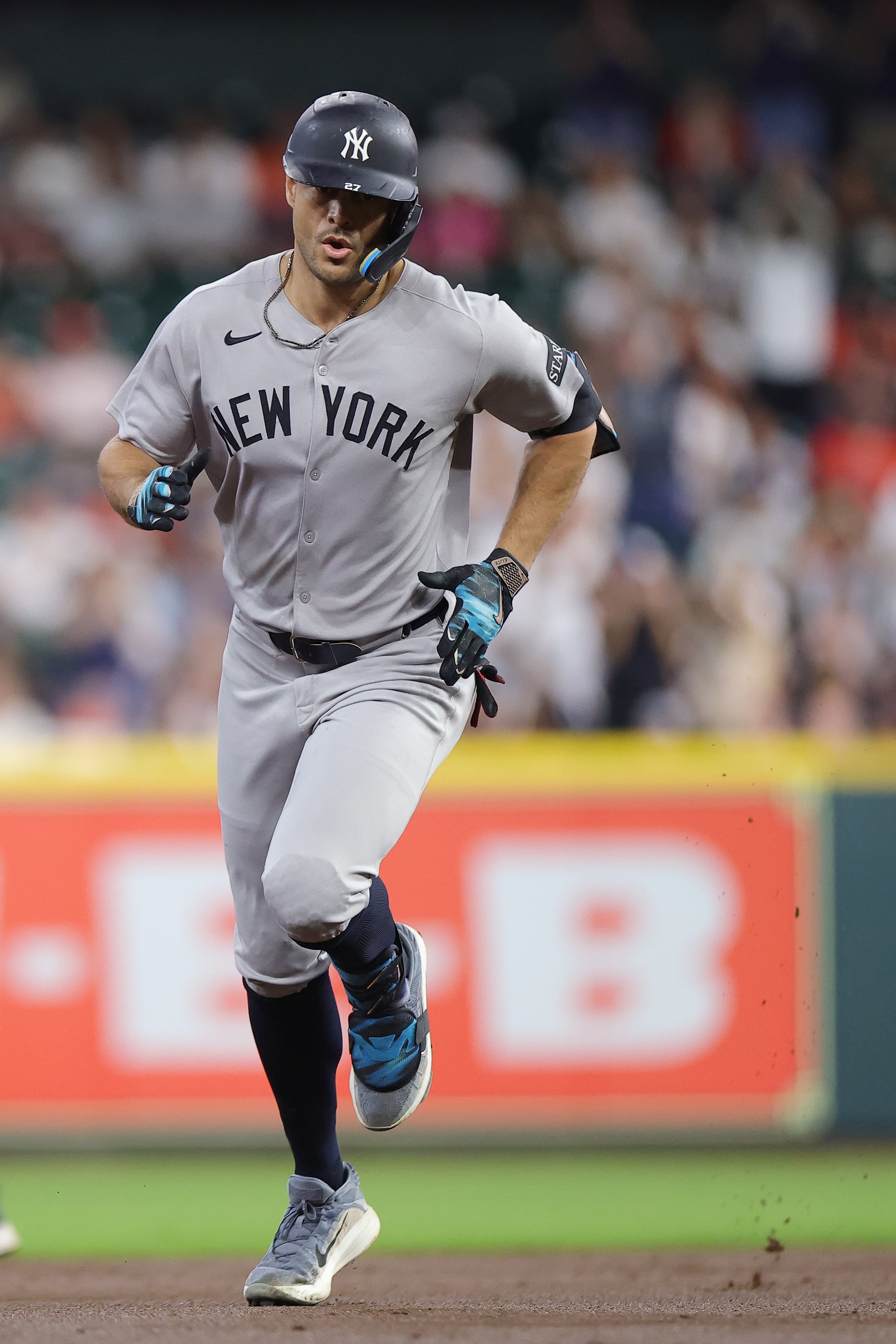 Giancarlo Stanton pulled from Friday’s game with possible lower-body injury