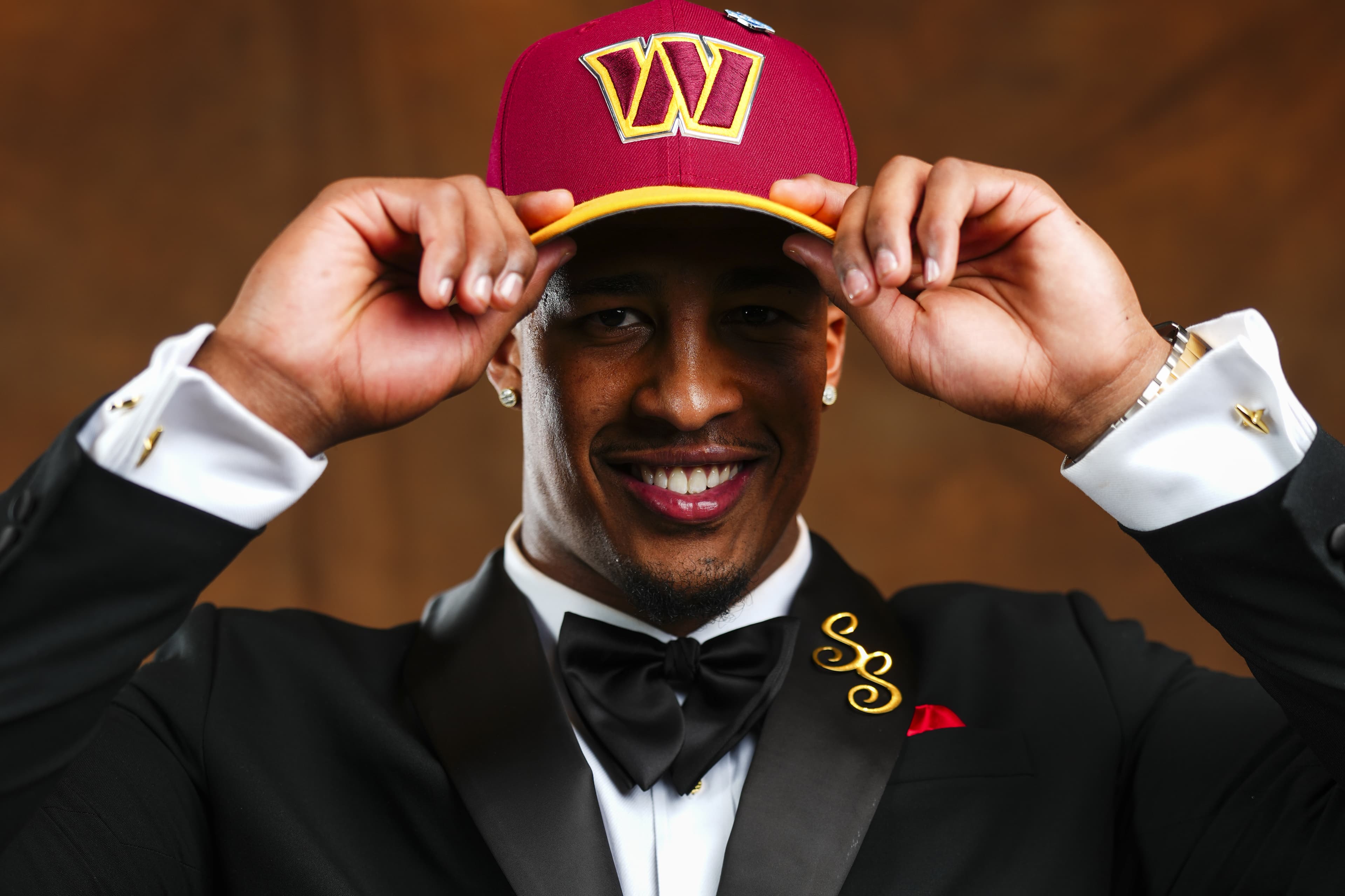 Commanders sign first-round draft pick Sonny Styles to rookie contract