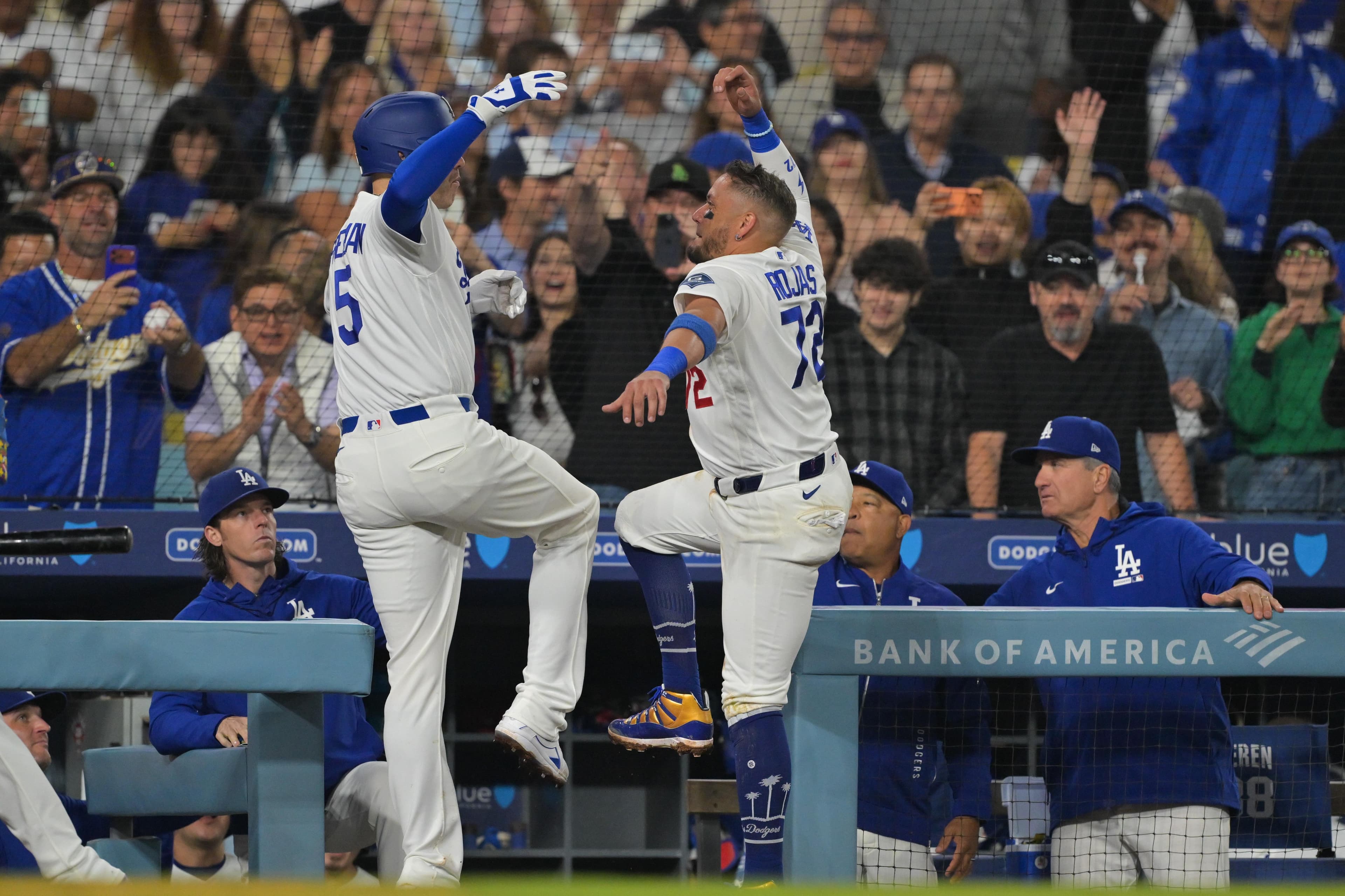 Dodgers do just enough to outlast Braves in opener