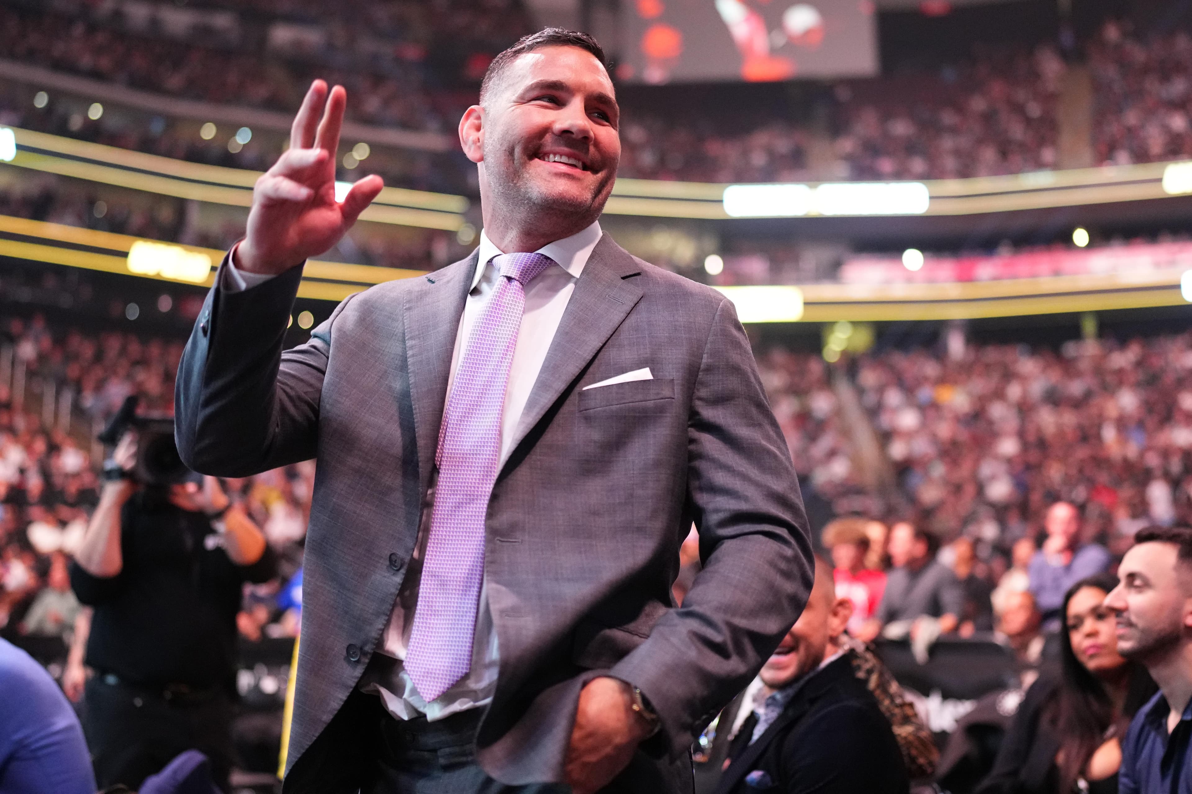 UFC legend and beloved staffer set to join UFC Hall of Fame