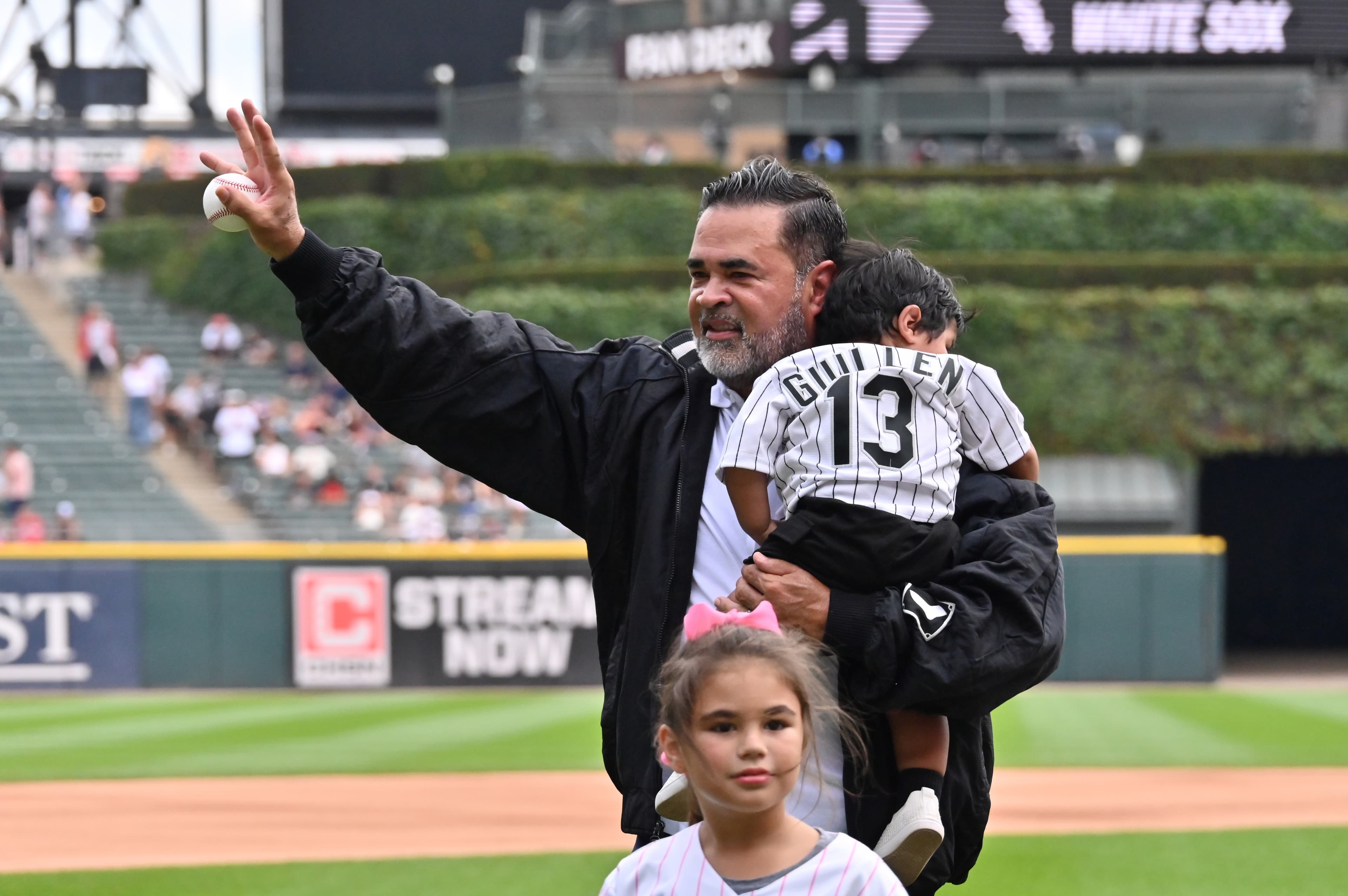 White Sox News: White Sox to retire Ozzie Gullién’s No. 13 on August 8