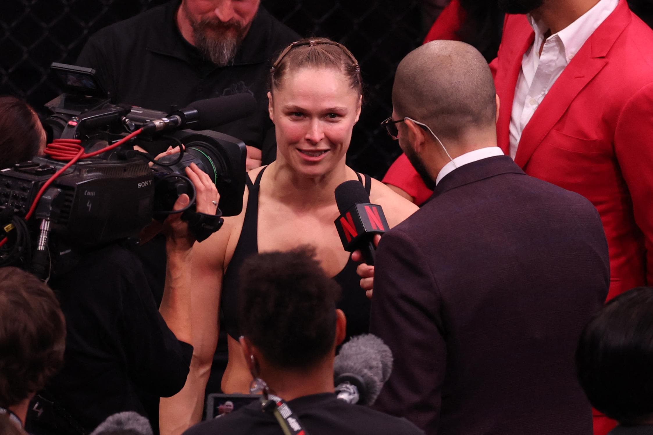 ‘Glad I didn’t have to pay for that’: Pros react to Ronda Rousey’s anticlimactic win over Gina Carano at MVP MMA