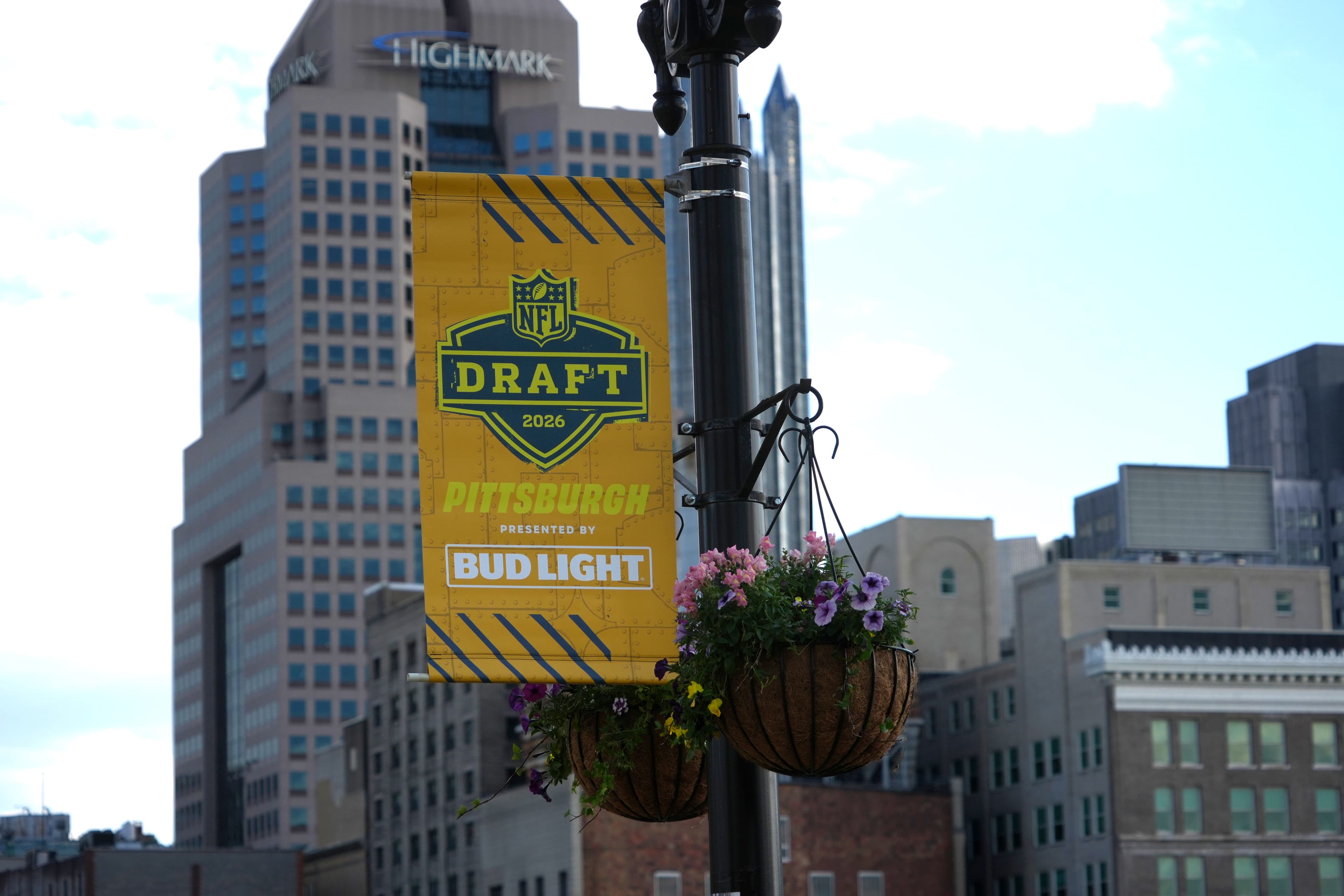 Seattle Seahawks 2026 NFL Draft Round 2-3 tracker, live results, and discussion!