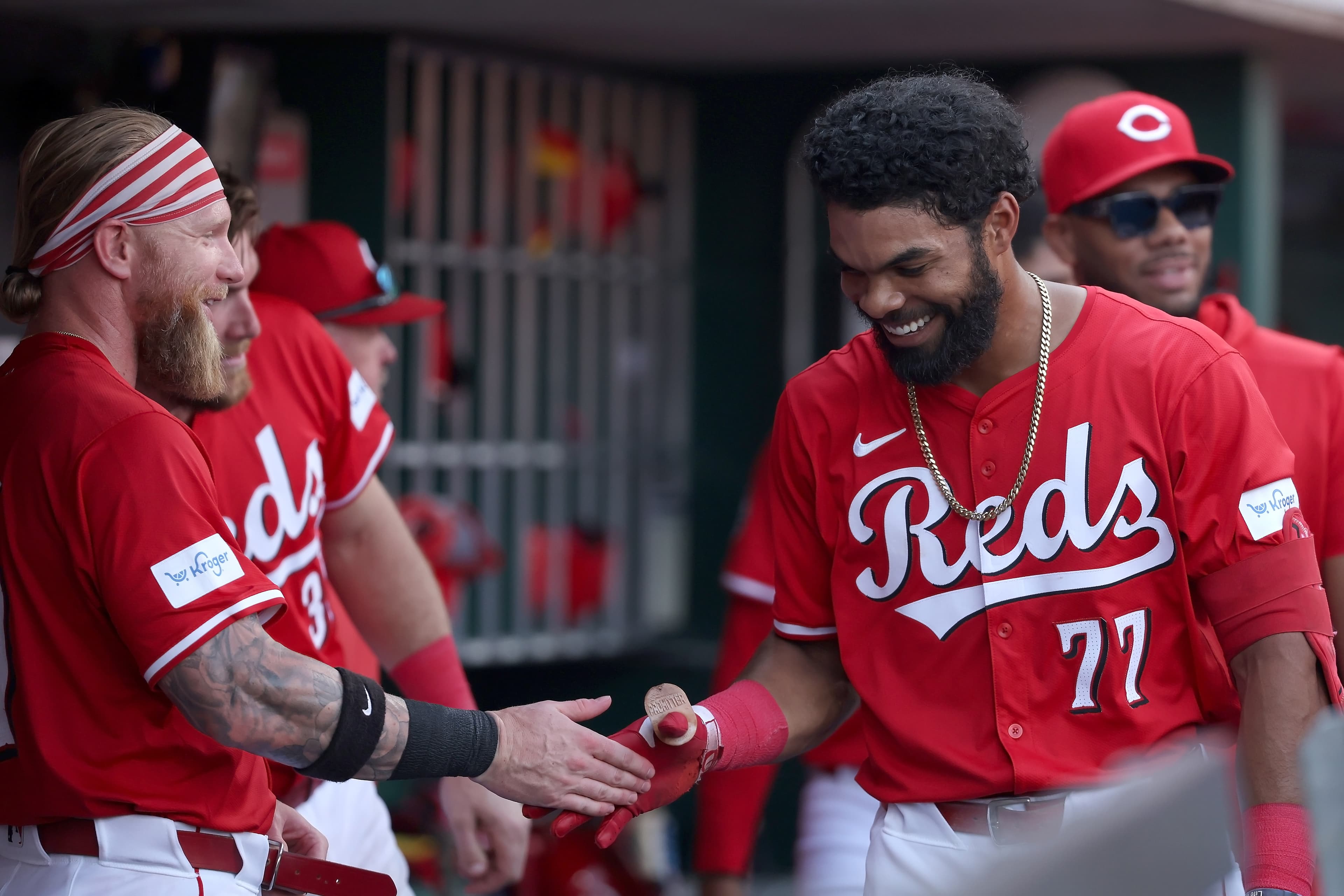 Rece Hinds starts in RF as Reds open home series against Giants