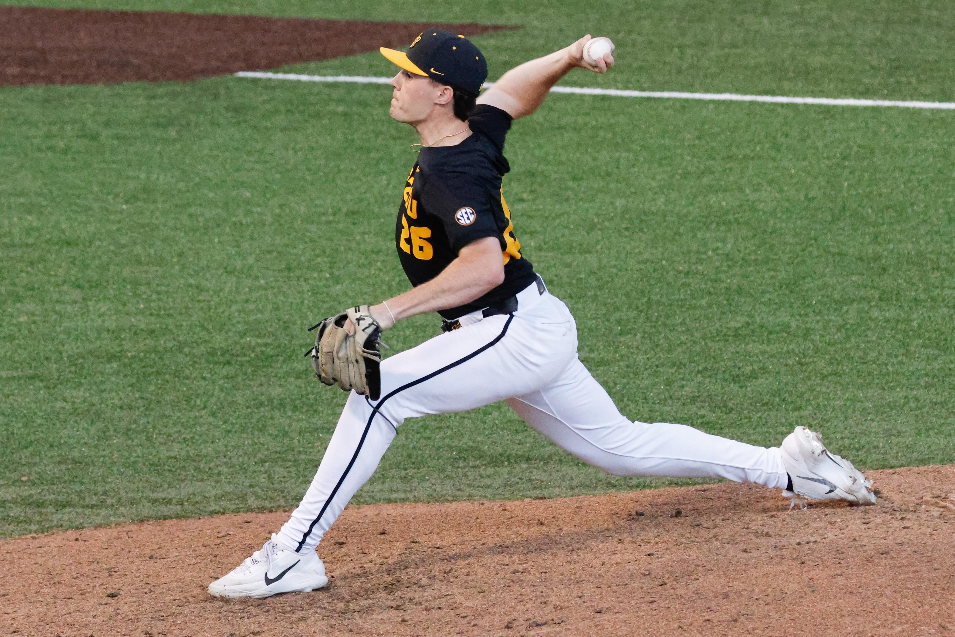 Missouri baseball breaks SEC drought in home finale victory
