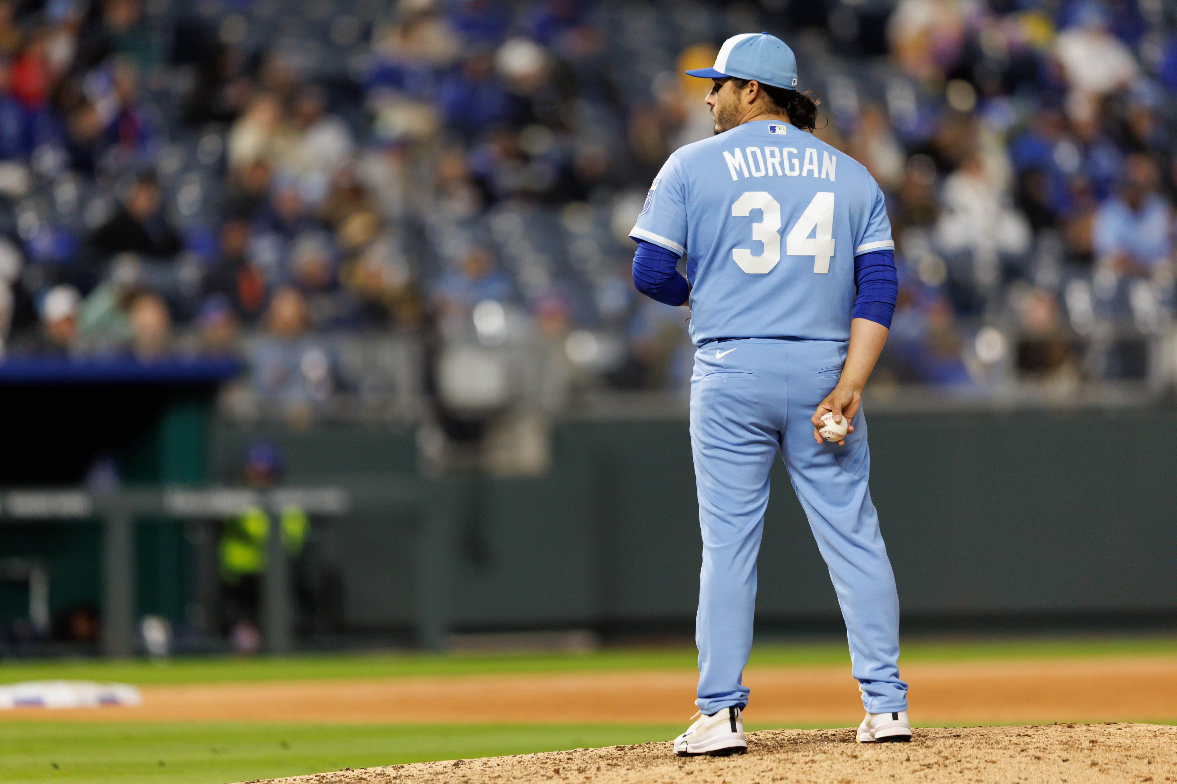 Royals shuffle bullpen, add Eli Morgan and Mitch Spence