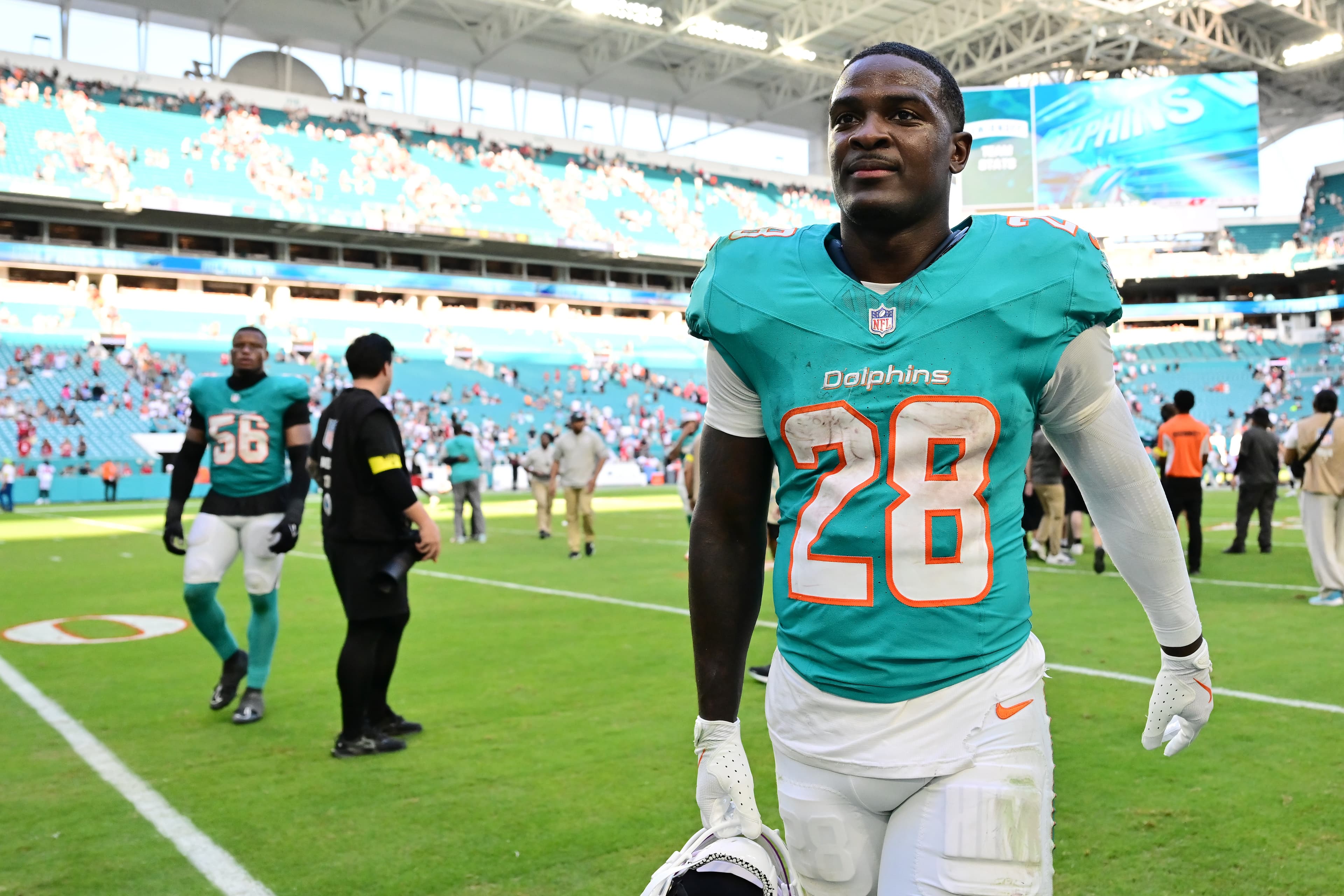 Dolphins running back De’Von Achane skips first day of practice