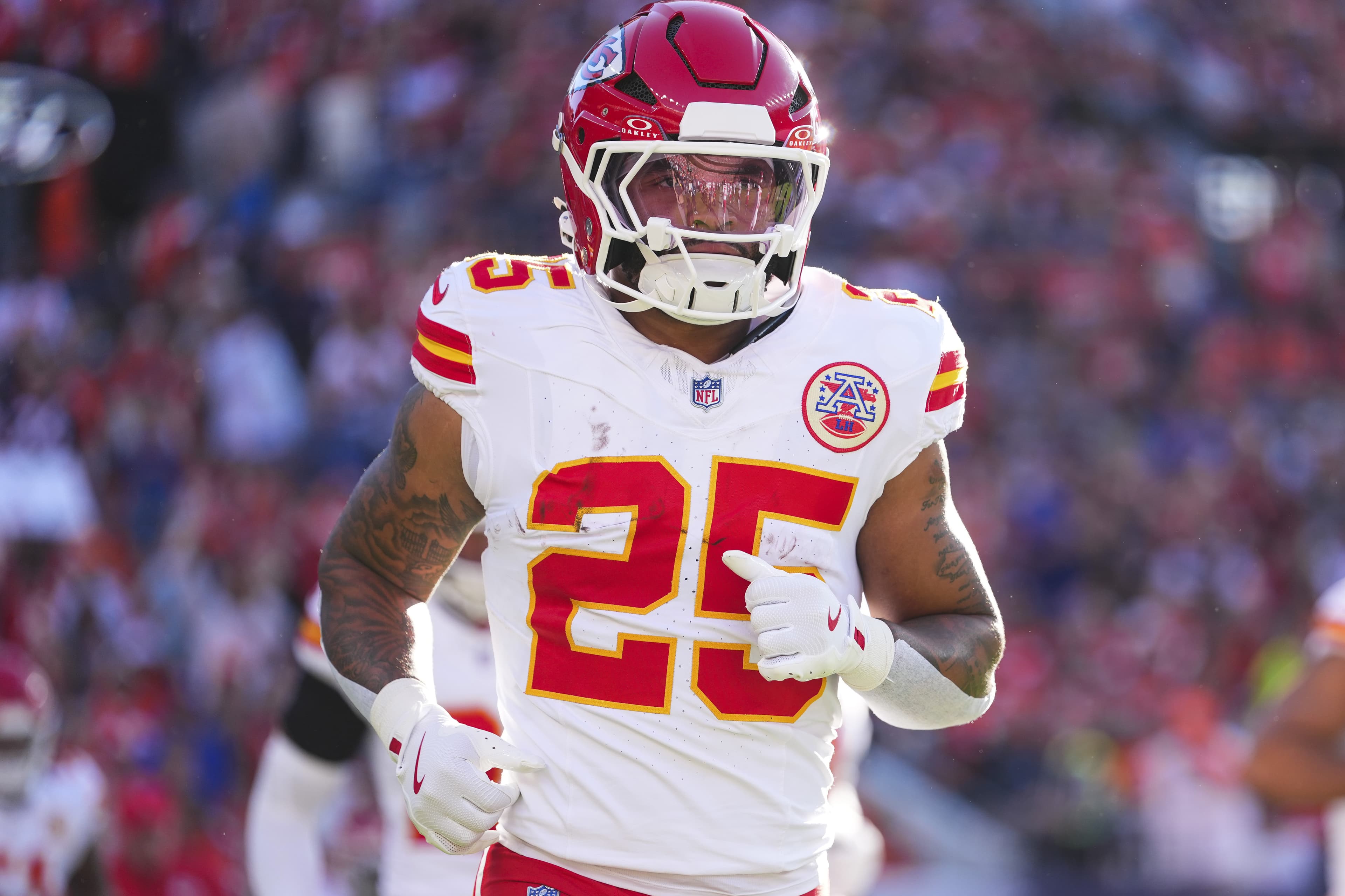 Patriots clear third roster spot with running back Elijah Mitchell’s reported release