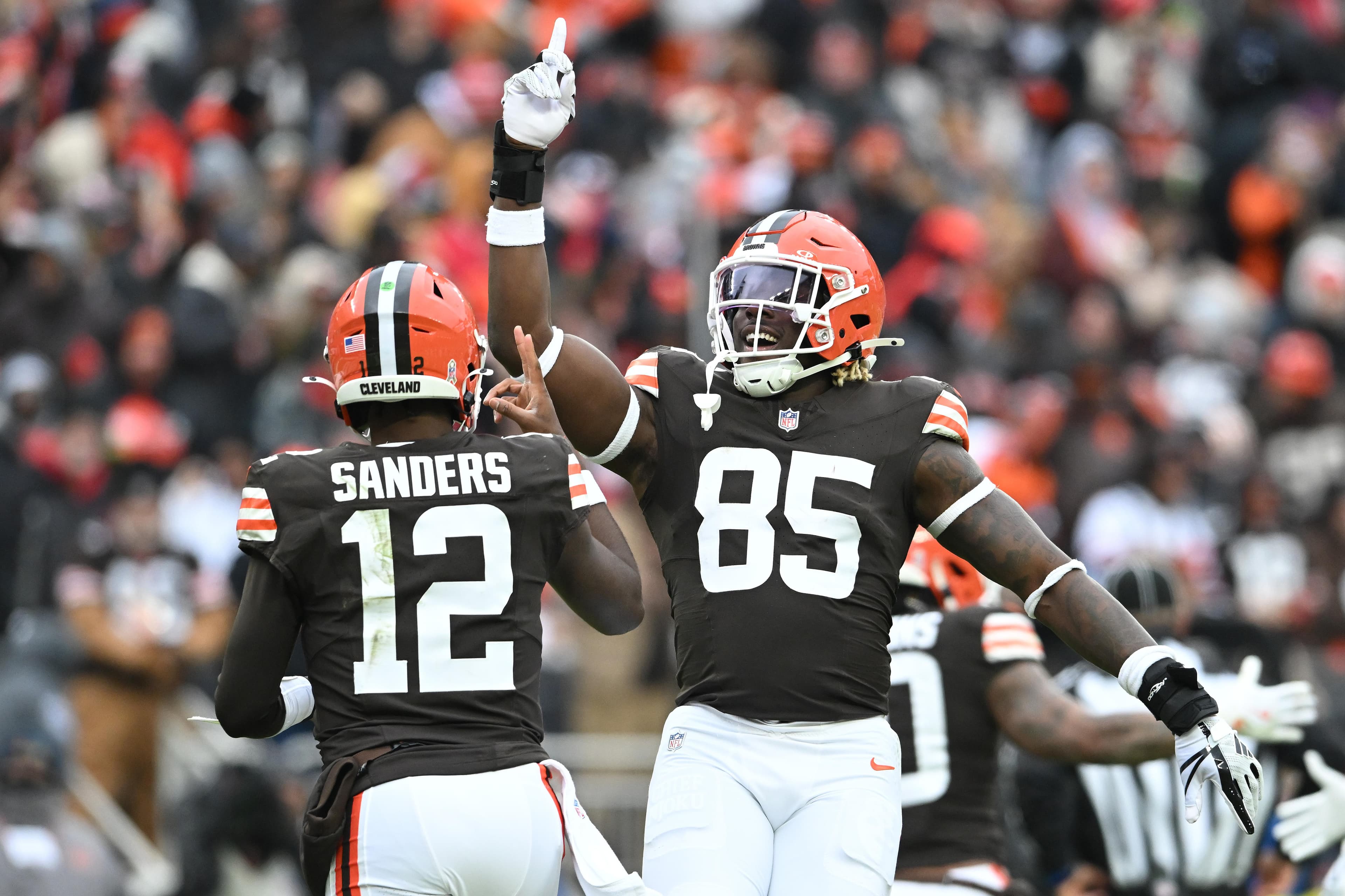 Former Browns TE David Njoku taking free agent visit with AFC competitor
