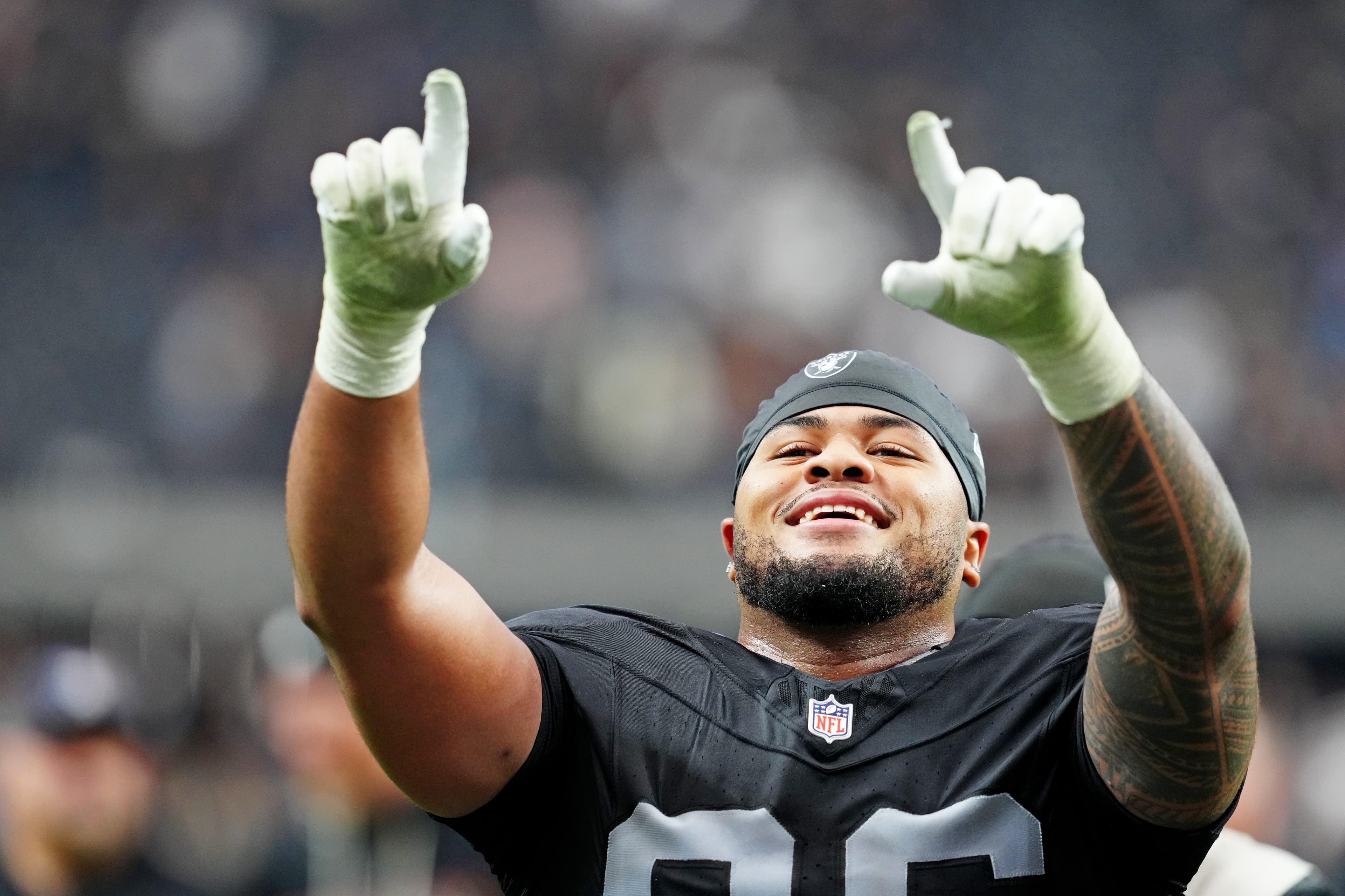 New Headline: Raiders' Dynamic 3-4 Defense Sweeps With Explosive Pressures