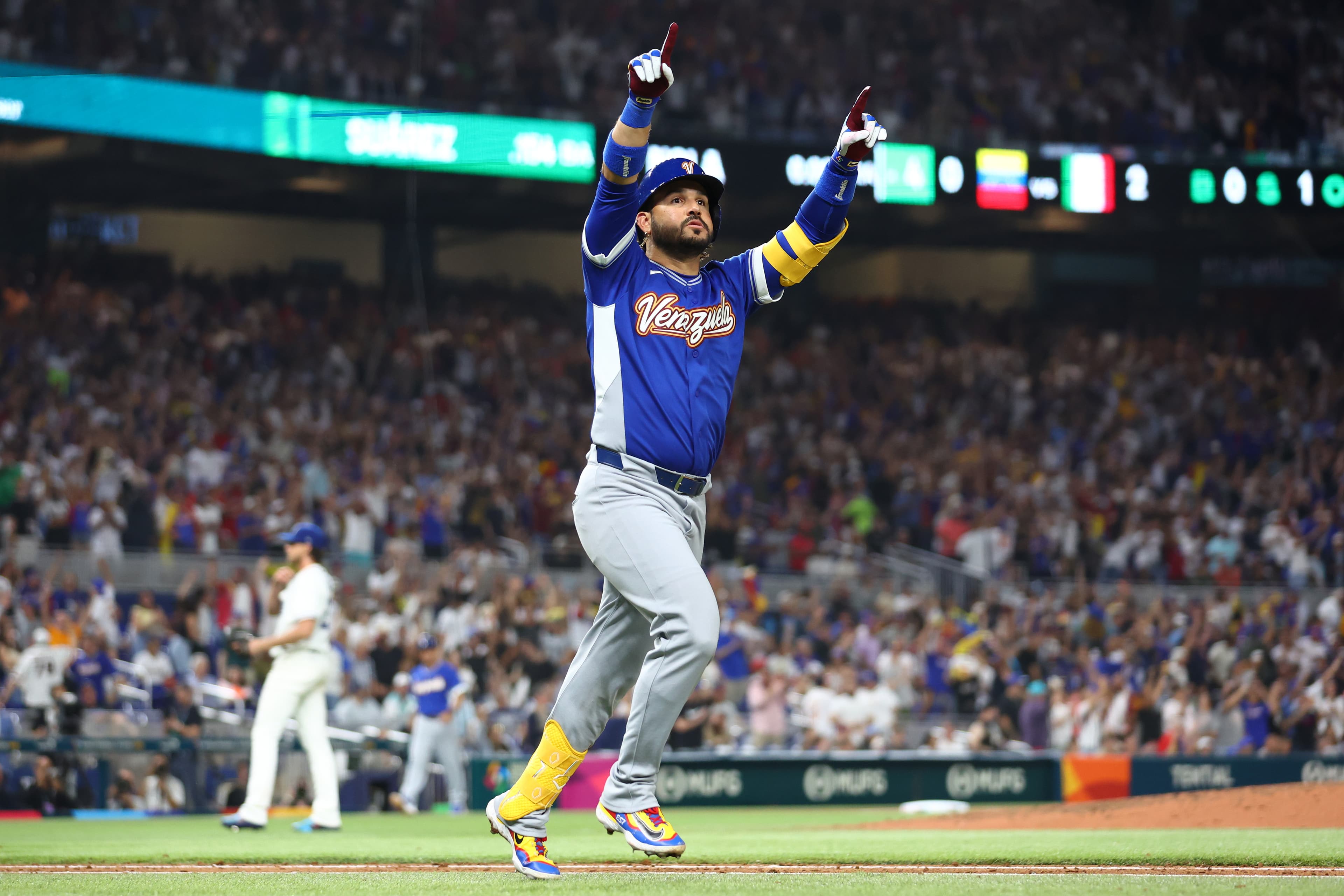 Golden Era Thrives in Semifinals, Teams Aim for Legacy Glory