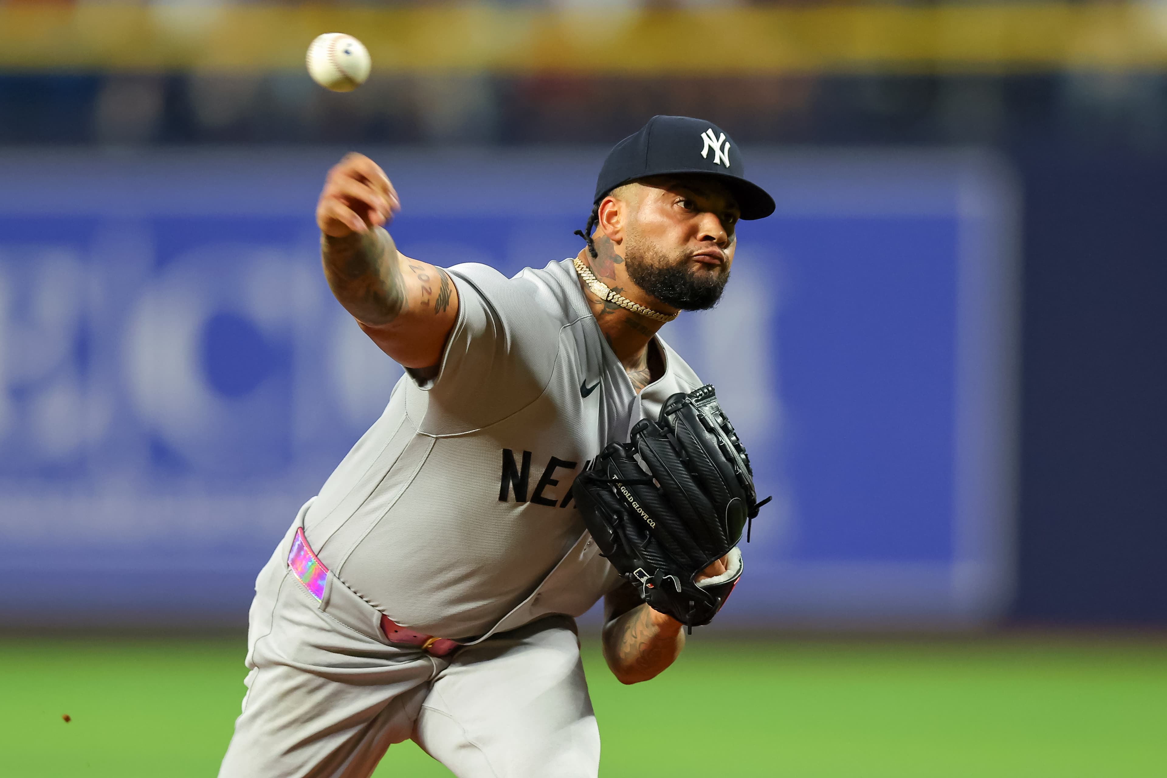 Yankees’ late push falls short after Luis Gil’s rollercoaster return
