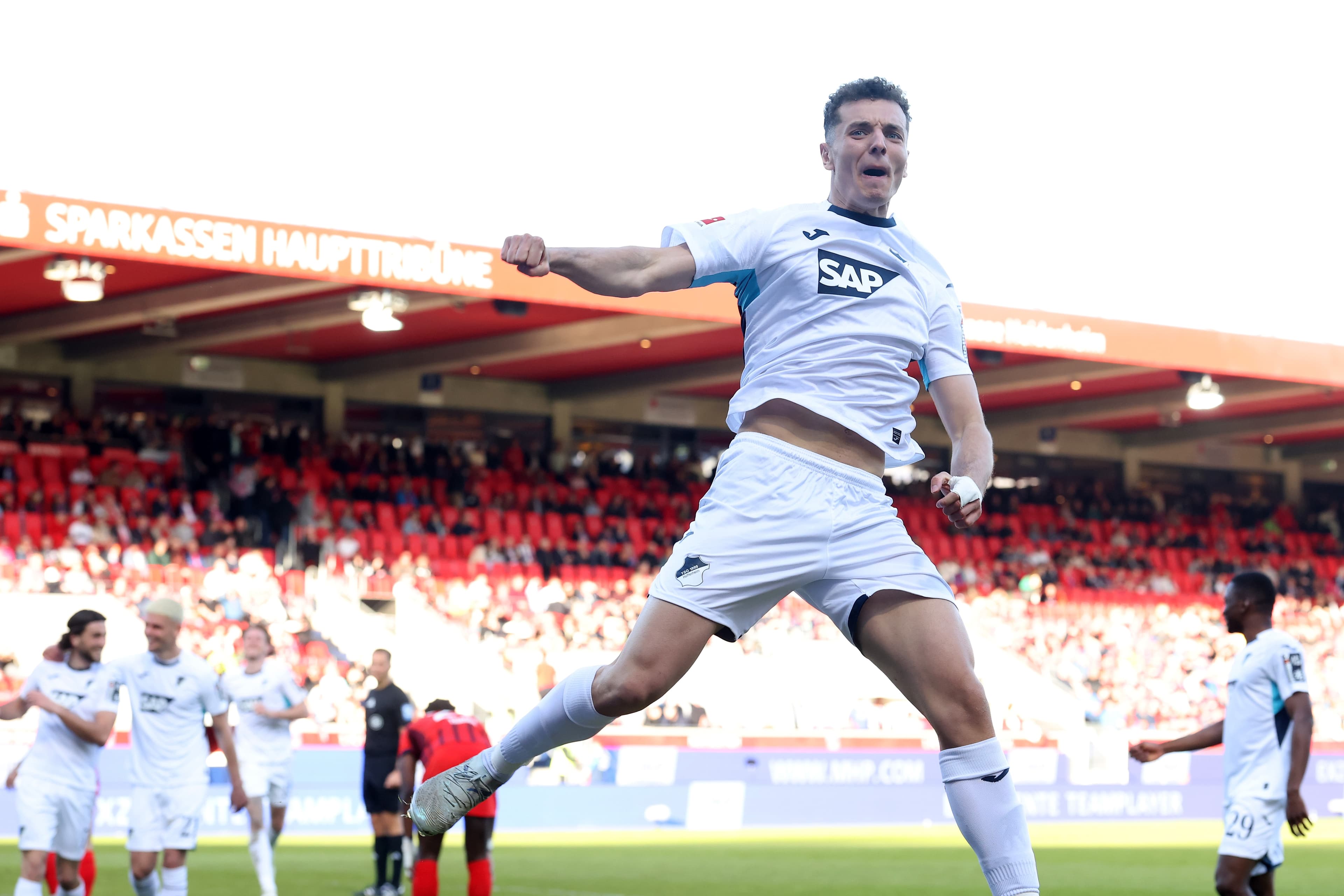 Would Fisnik Asllani be a good signing for Barcelona?