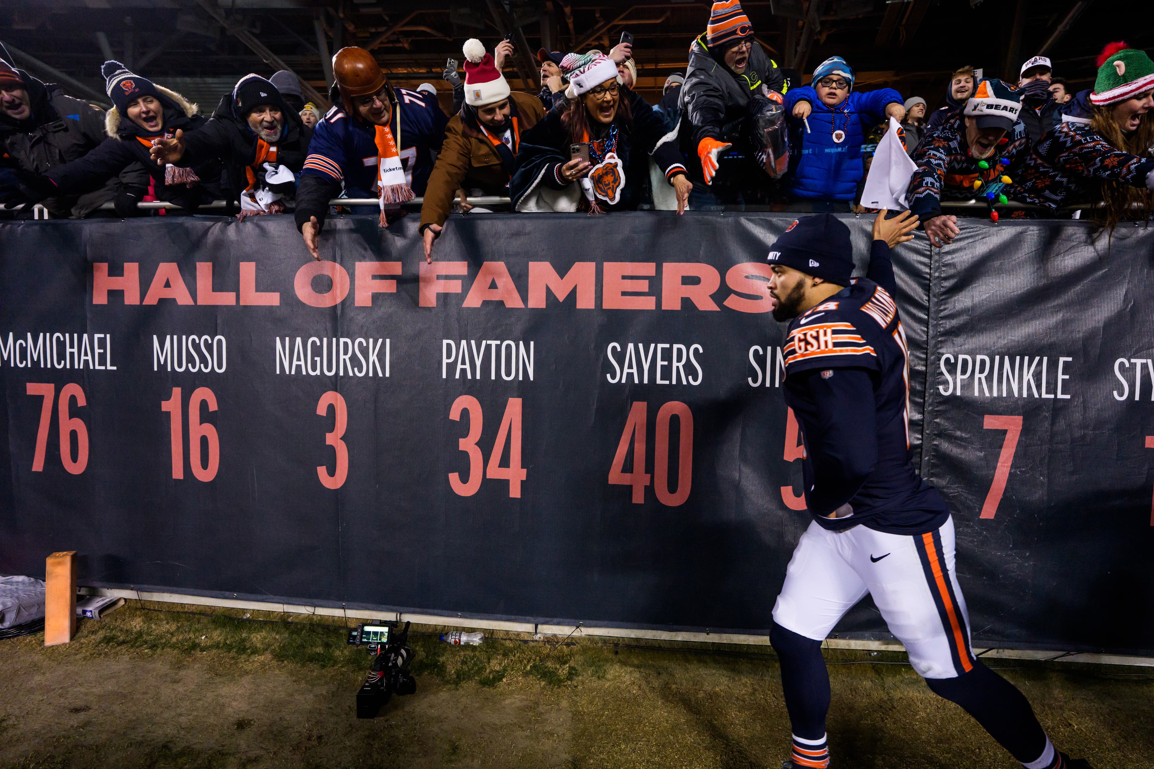 The Bear’s Den, May 8, 2026