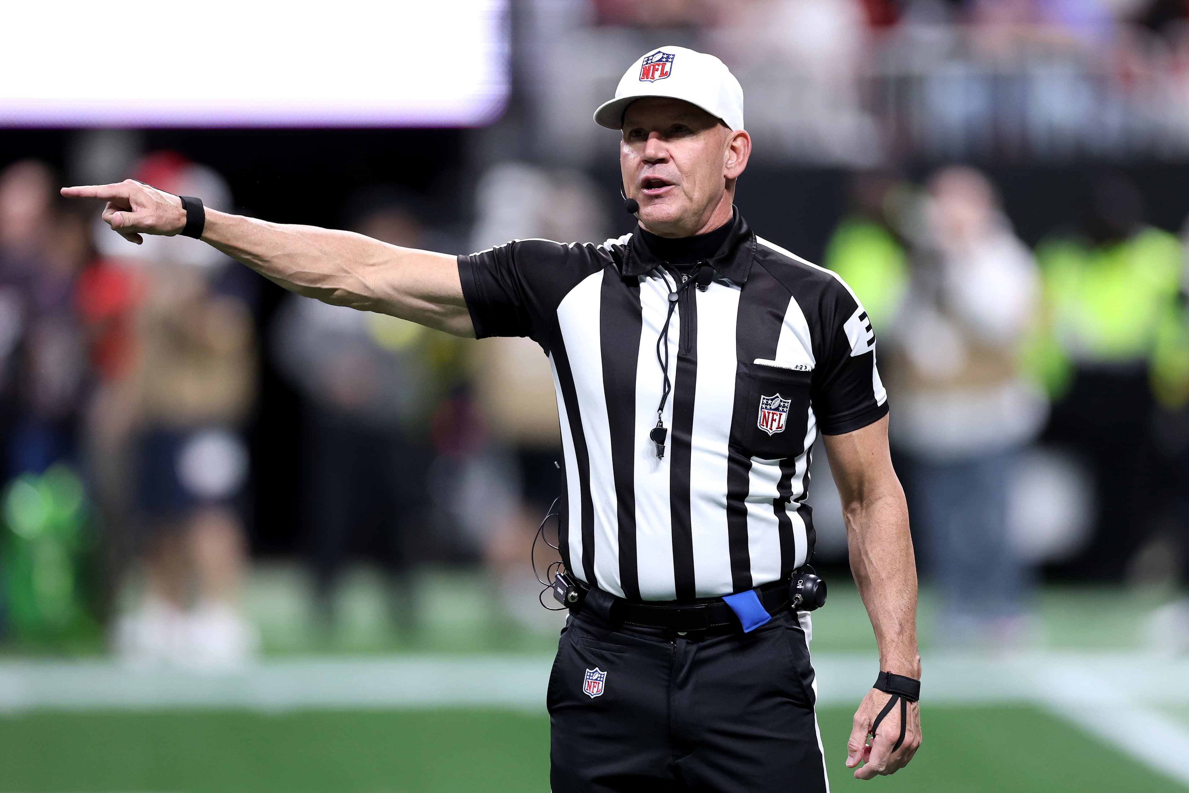 NFL replacement refs won’t have to be that good to measure up to the real ones