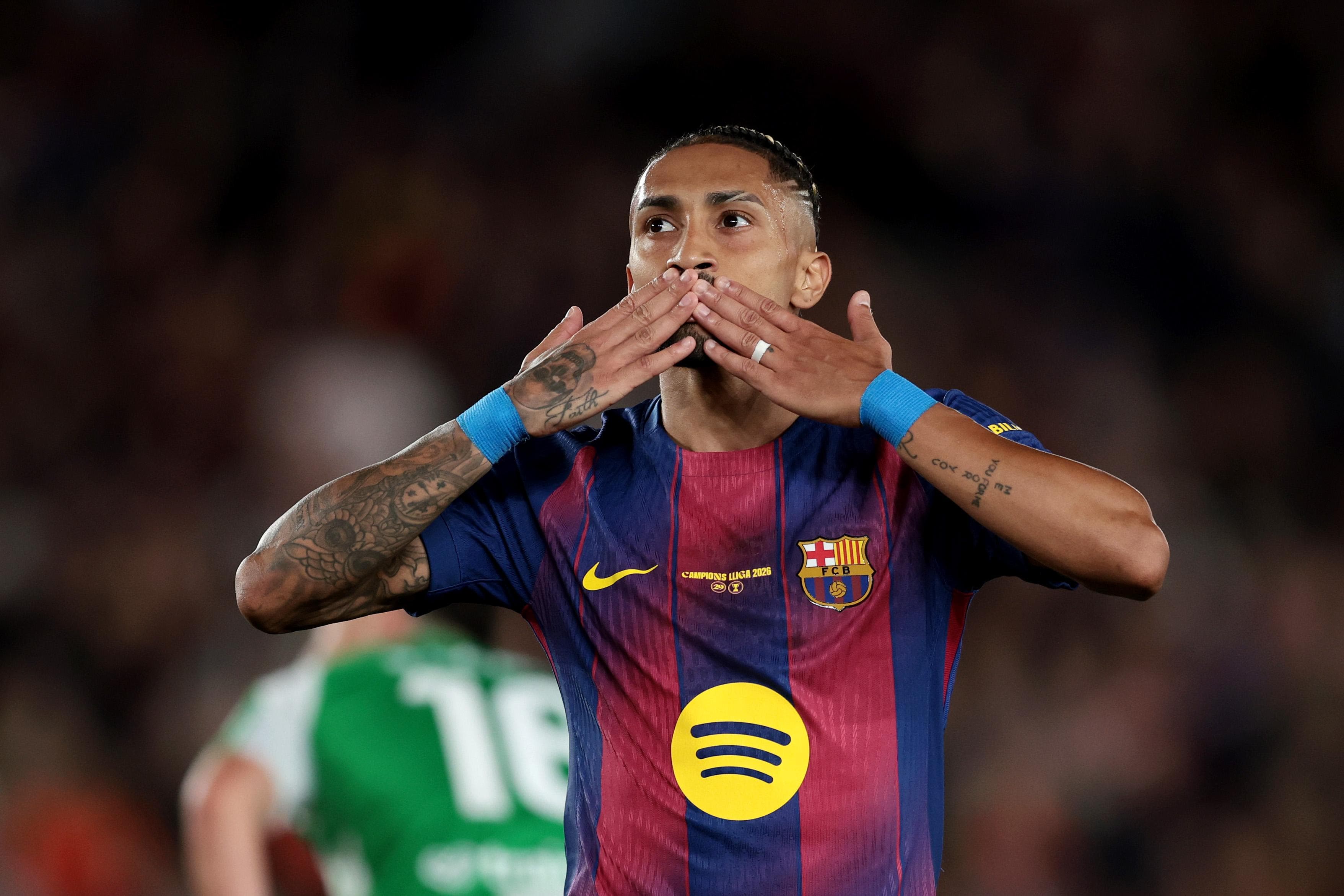 ‘A blue team and a red team in London’ – Raphinha reveals offers before signing for Barcelona