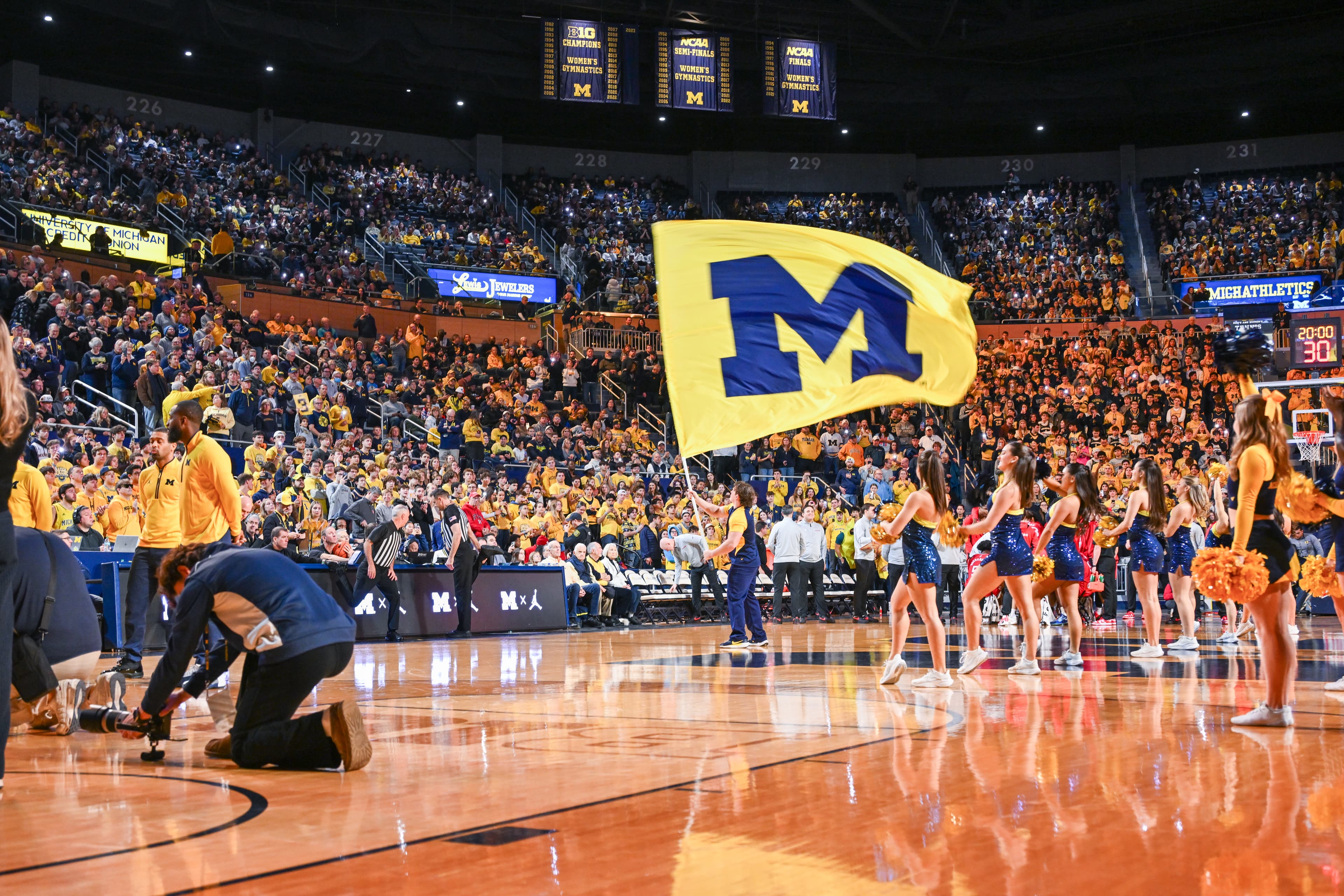 Michigan Basketball Roster Tracker: Who’s staying, who’s leaving for 2026-27 season