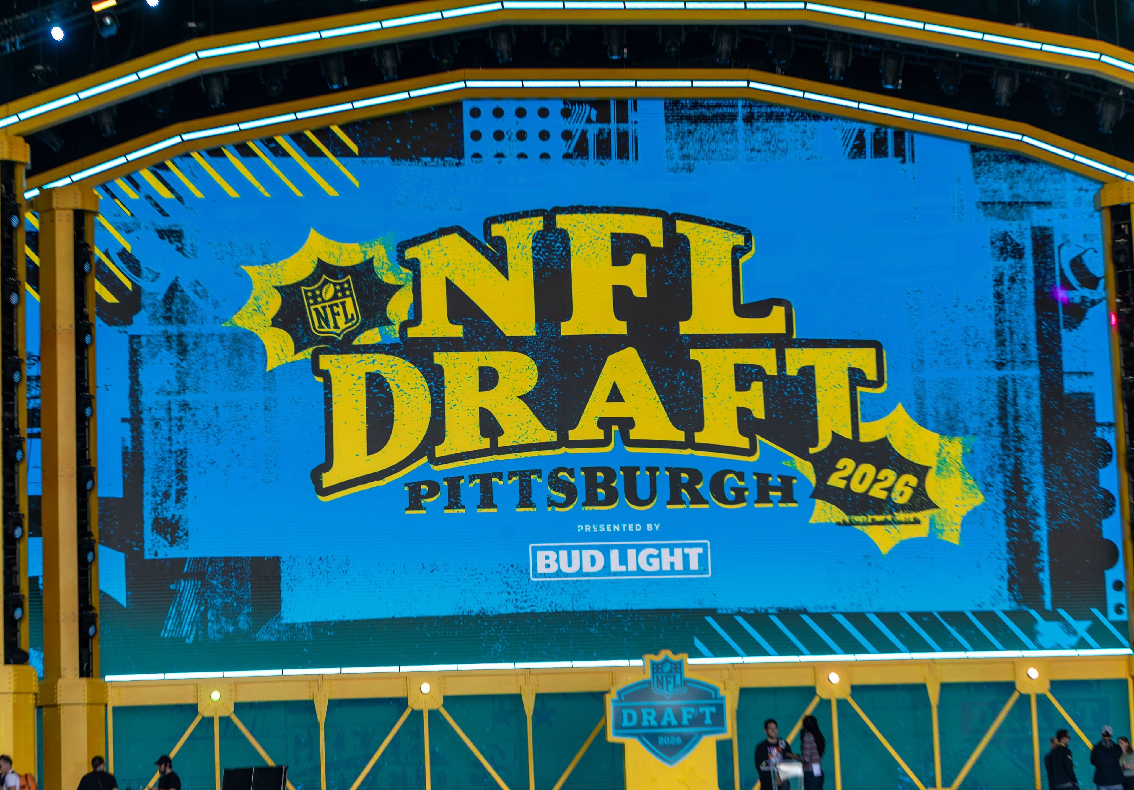 Patriots draft tracker: Round 1 picks, news, live updates