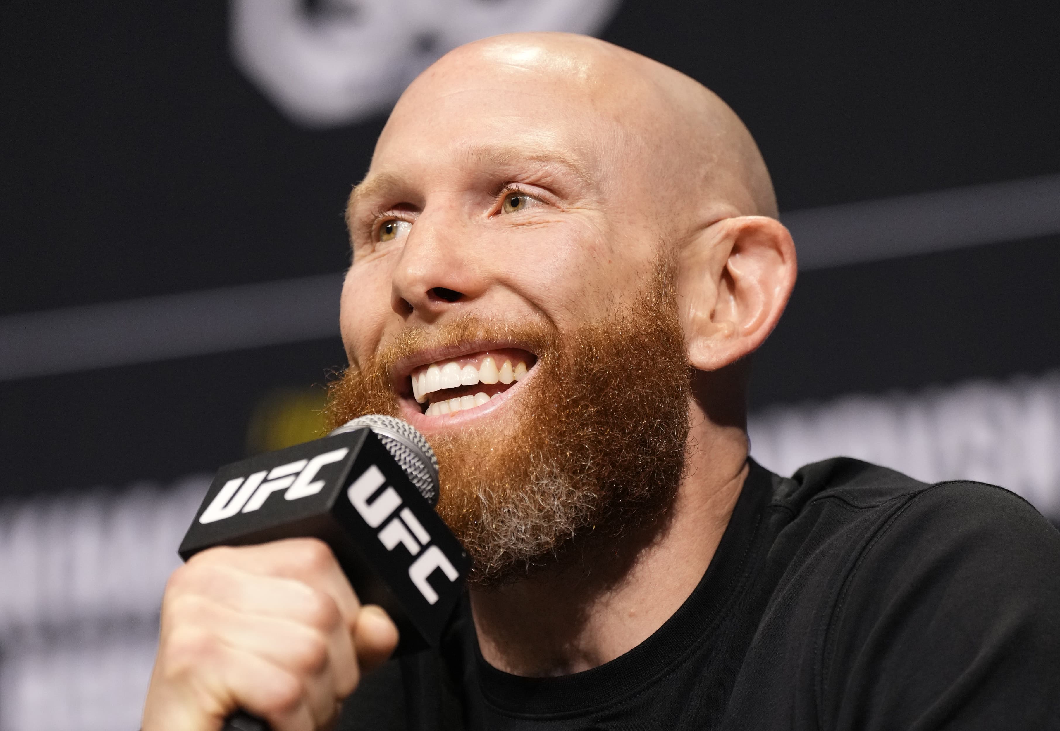 Emmett delivers electrifying performance as he takes on Vallejo for UFC Vegas 114's main event!