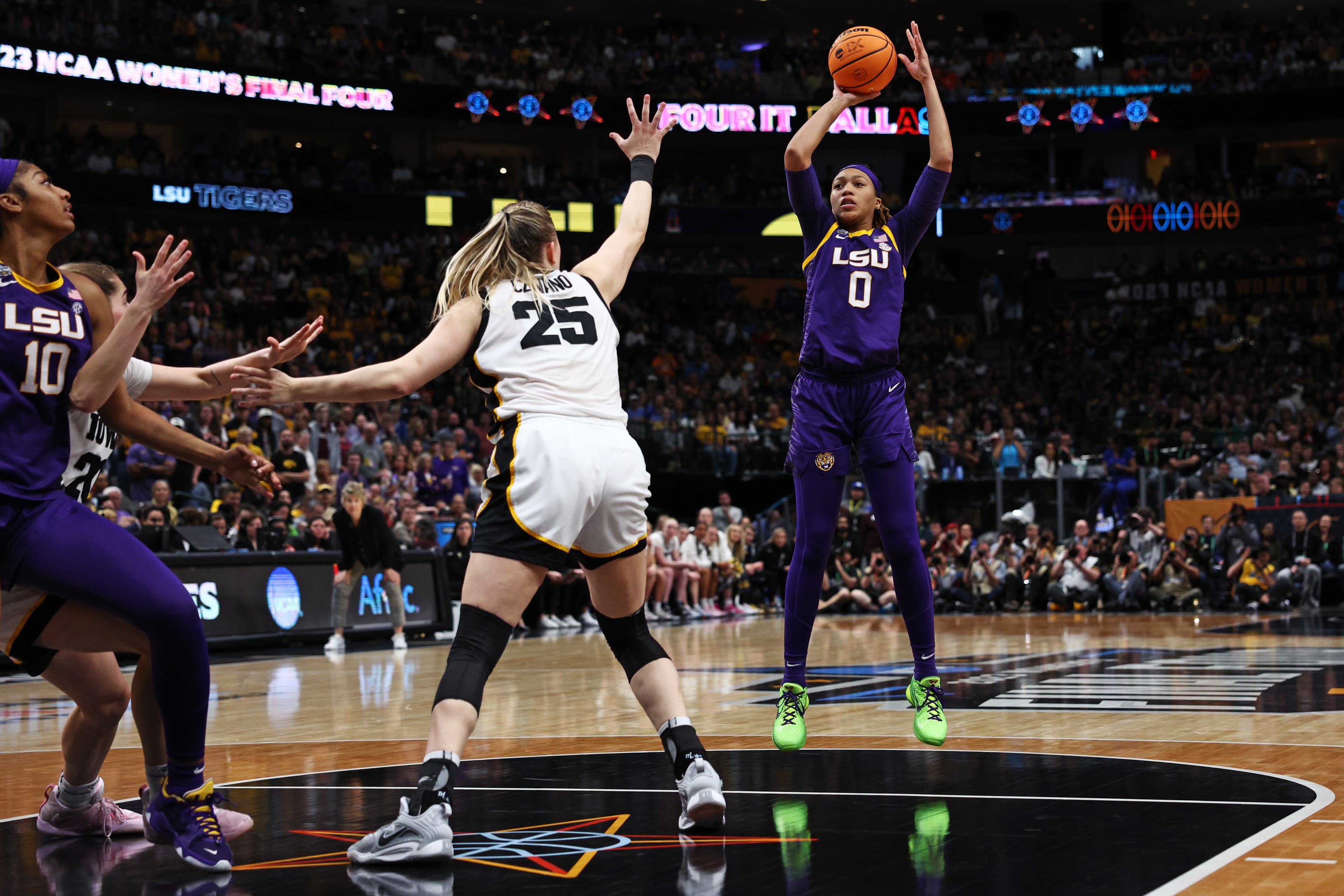 Rutgers Adds Former LSU Forward LaDazhia Williams as Assistant Coach