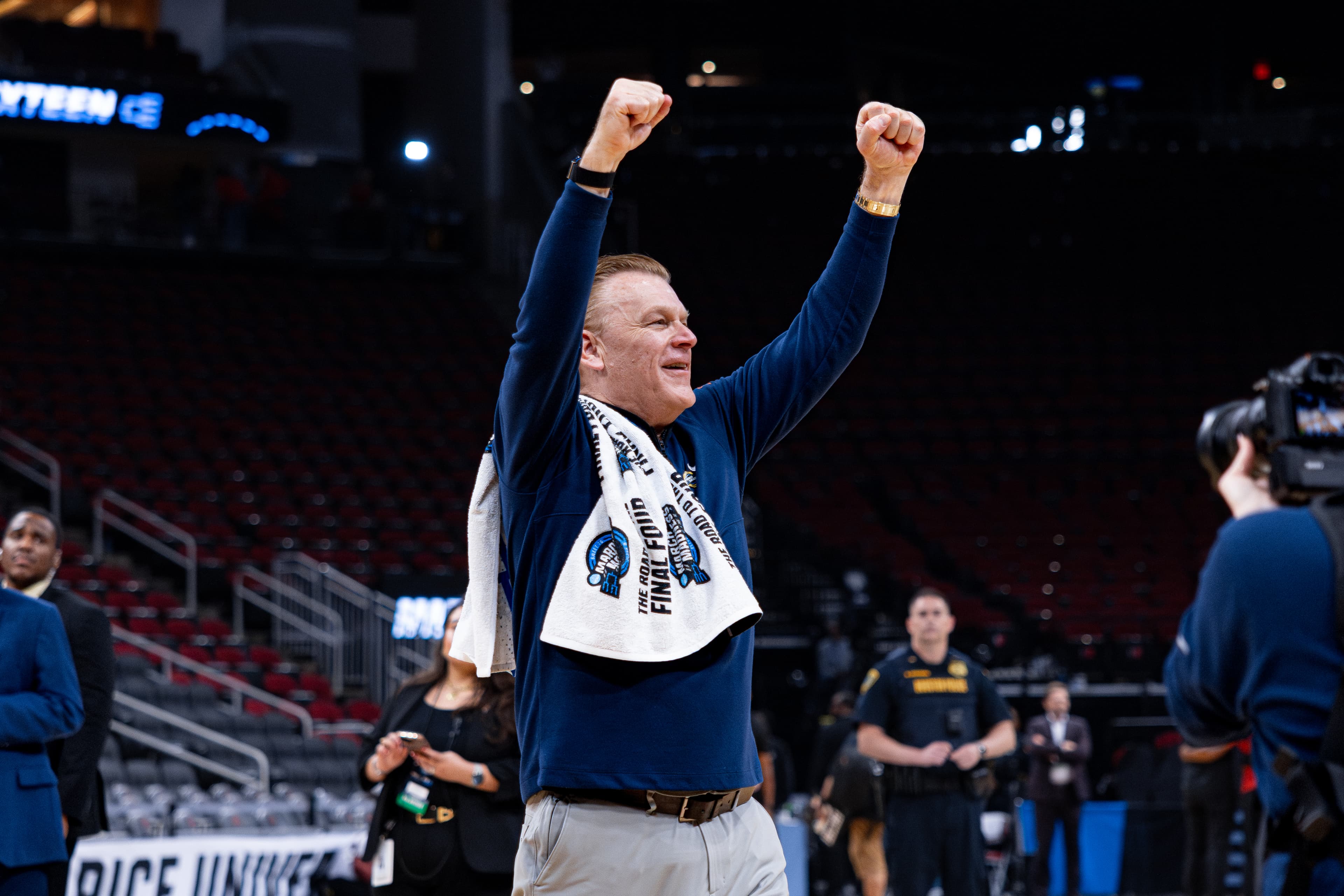 Illinois prepares for Elite Eight battle with rival Iowa