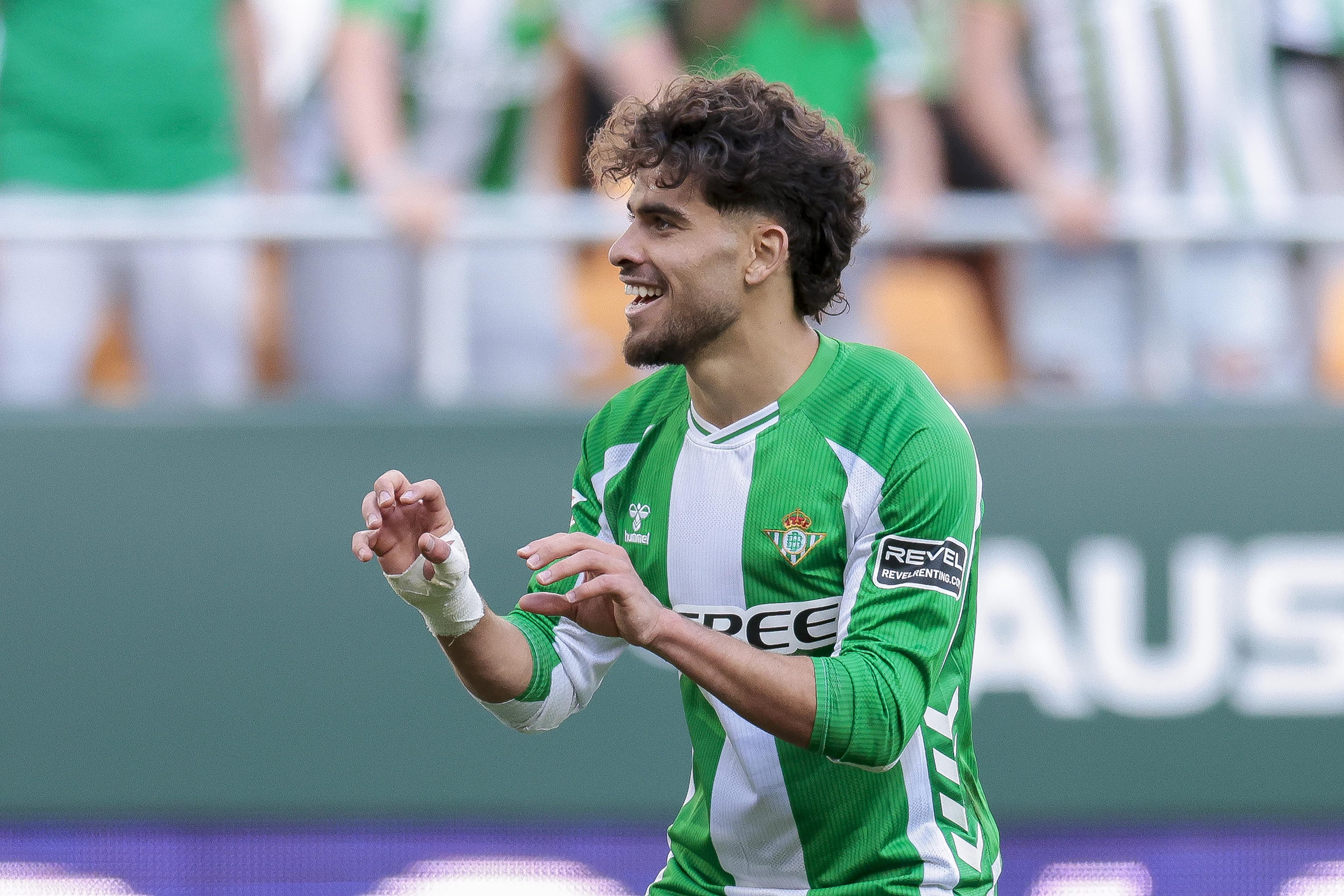 Ez Abde posting career-best numbers at Real Betis amid talk of Barcelona return
