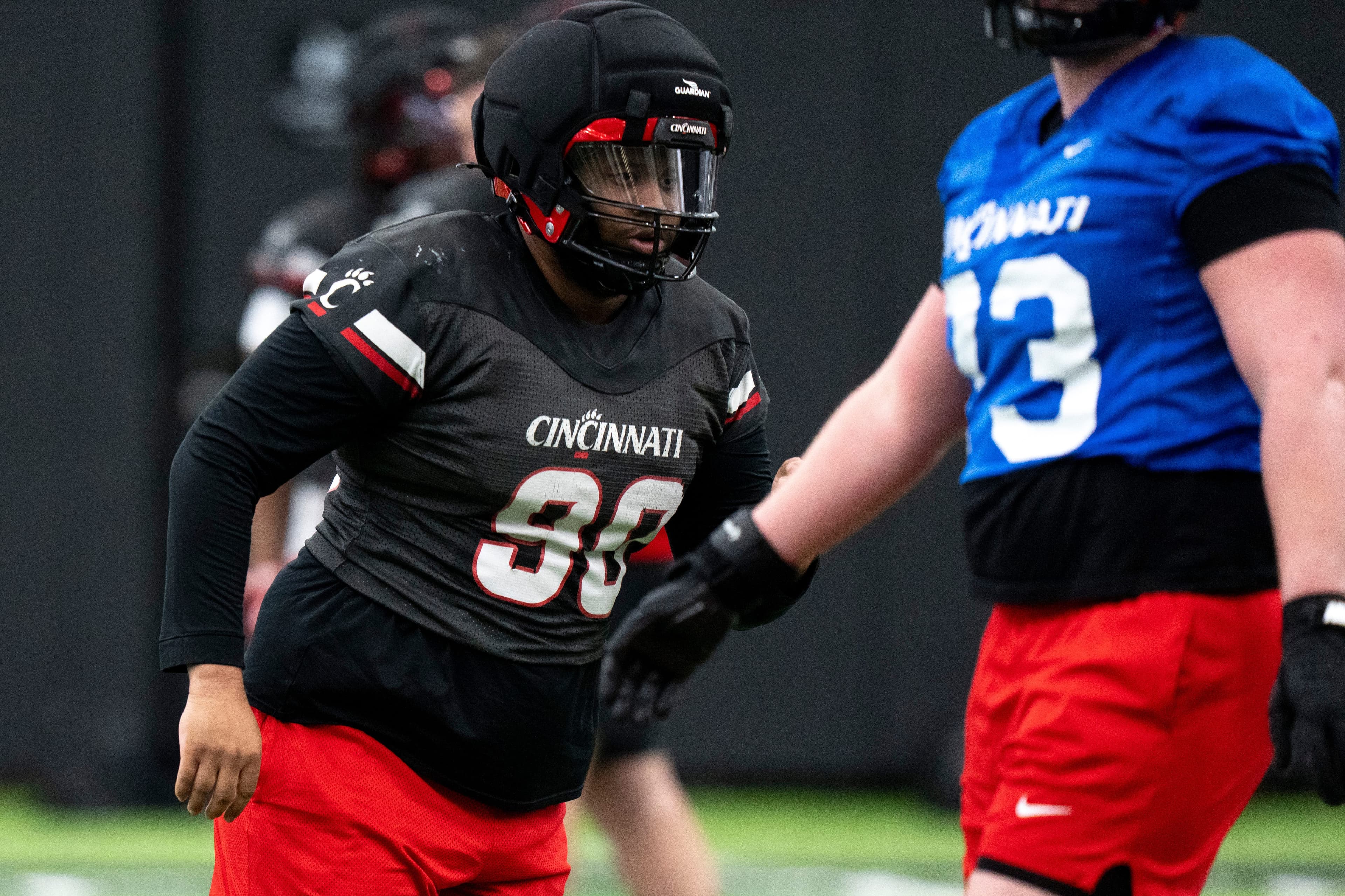 Bengals to host Cincinnati defensive lineman Jalen Hunt