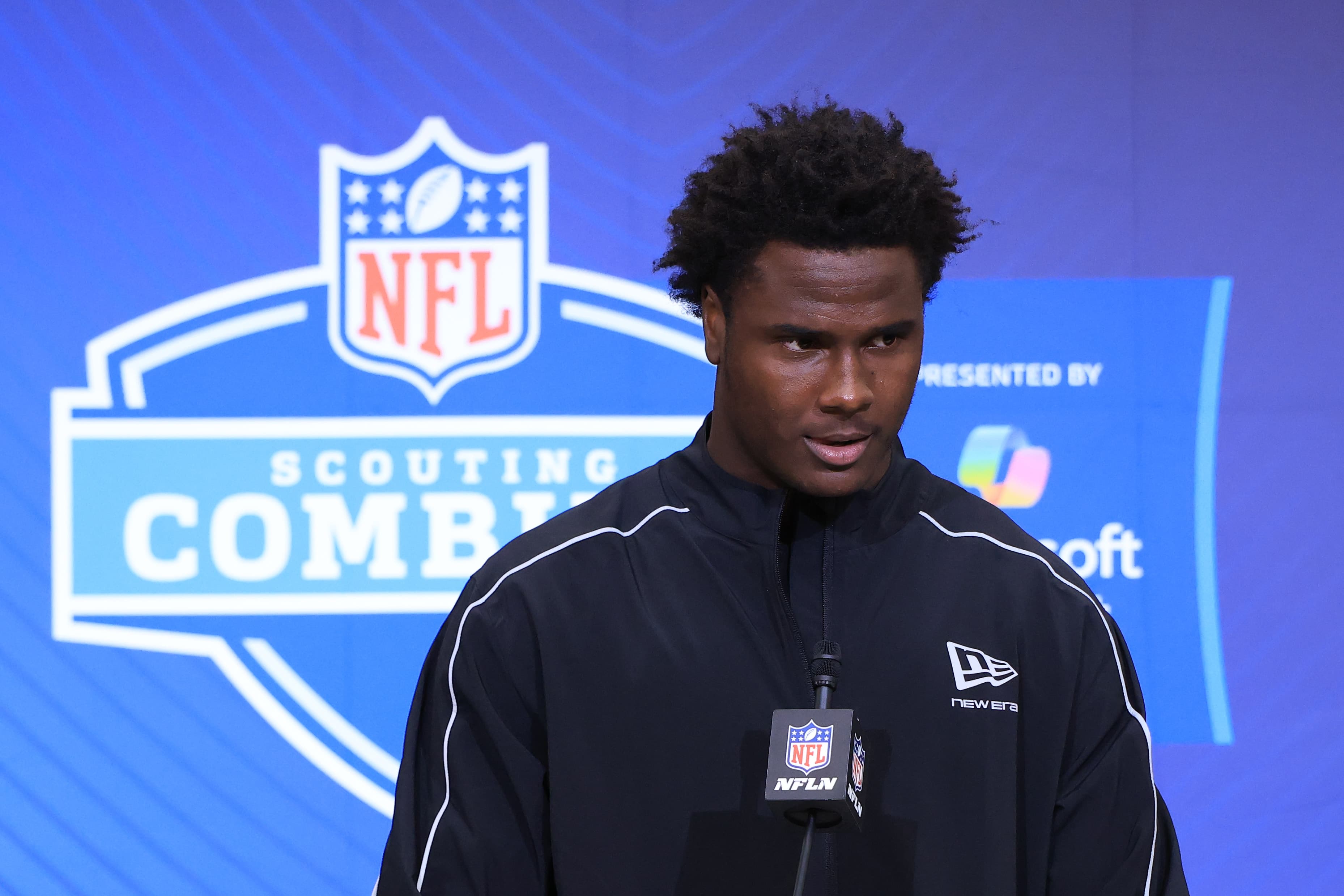 Titans hosted Missouri EDGE Zion Young on a Top 30 visit