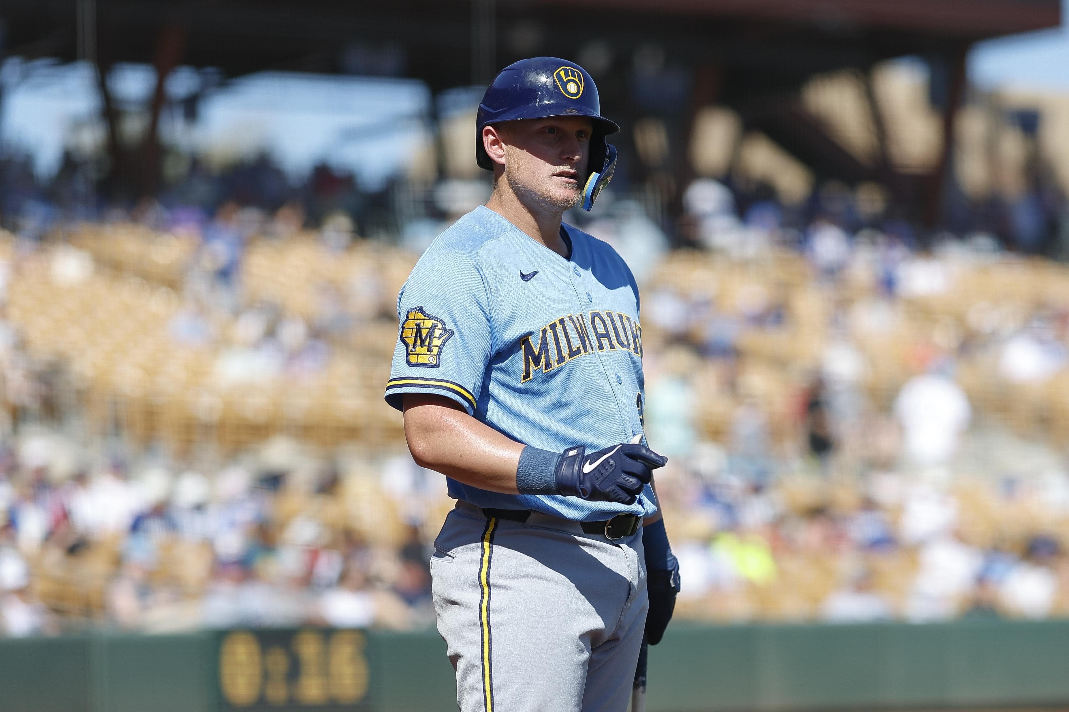 The St. Louis Cardinals fail to muster much offense, falling 6-2 to the Brewers