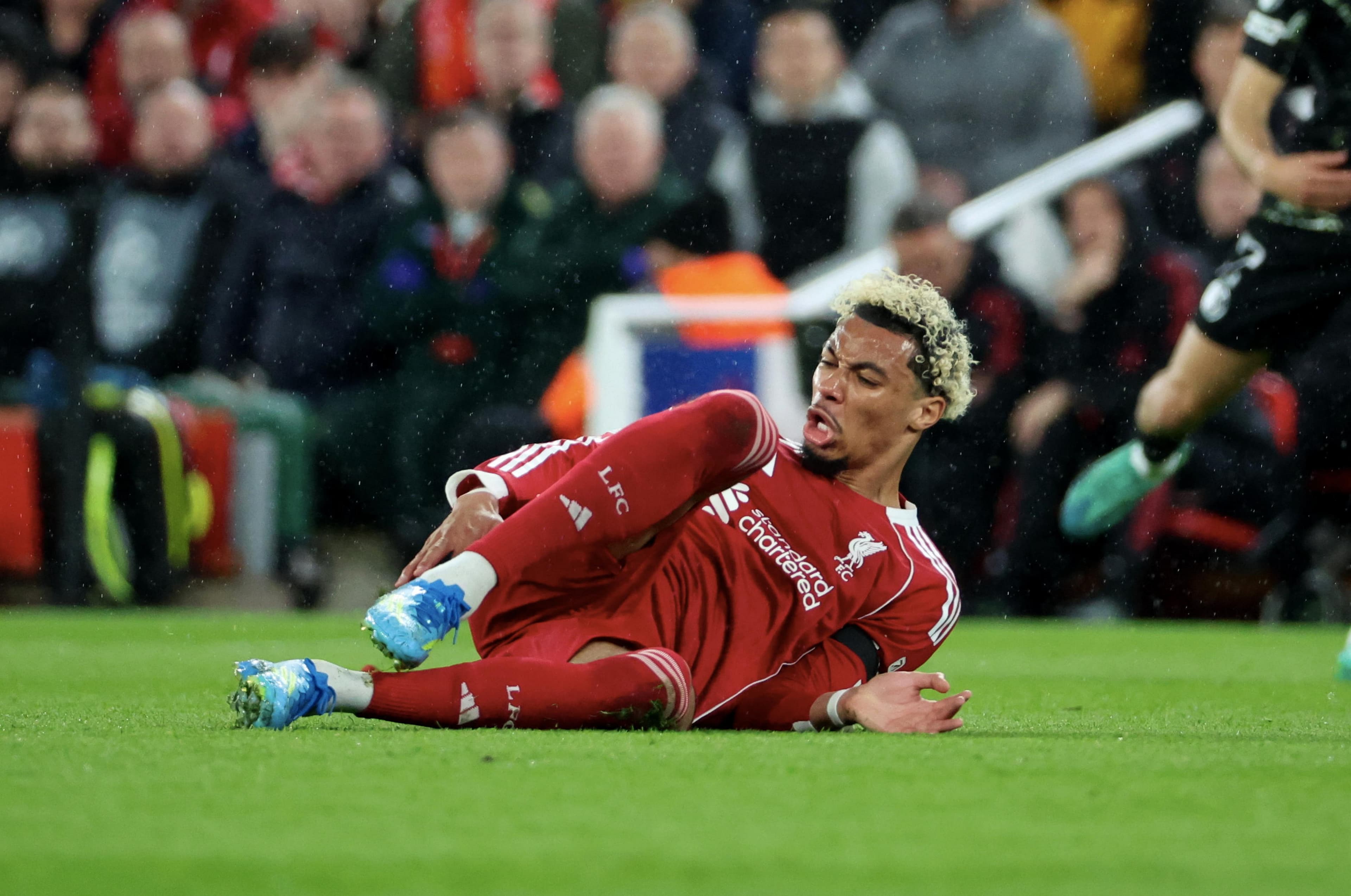 Ekitike Faces Lengthy Spell on Sidelines