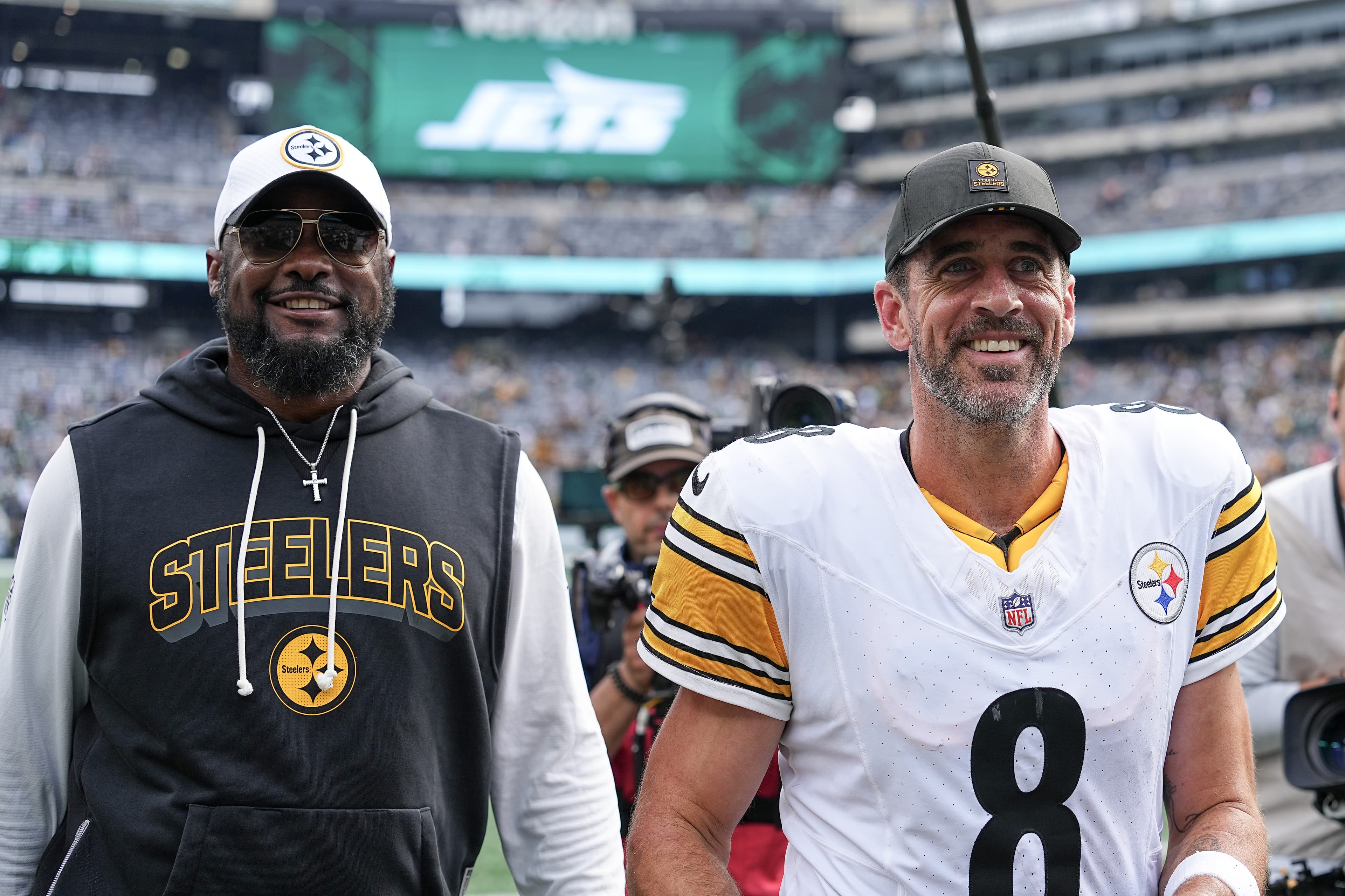 Mike Tomlin expects Aaron Rodgers to return to Steelers