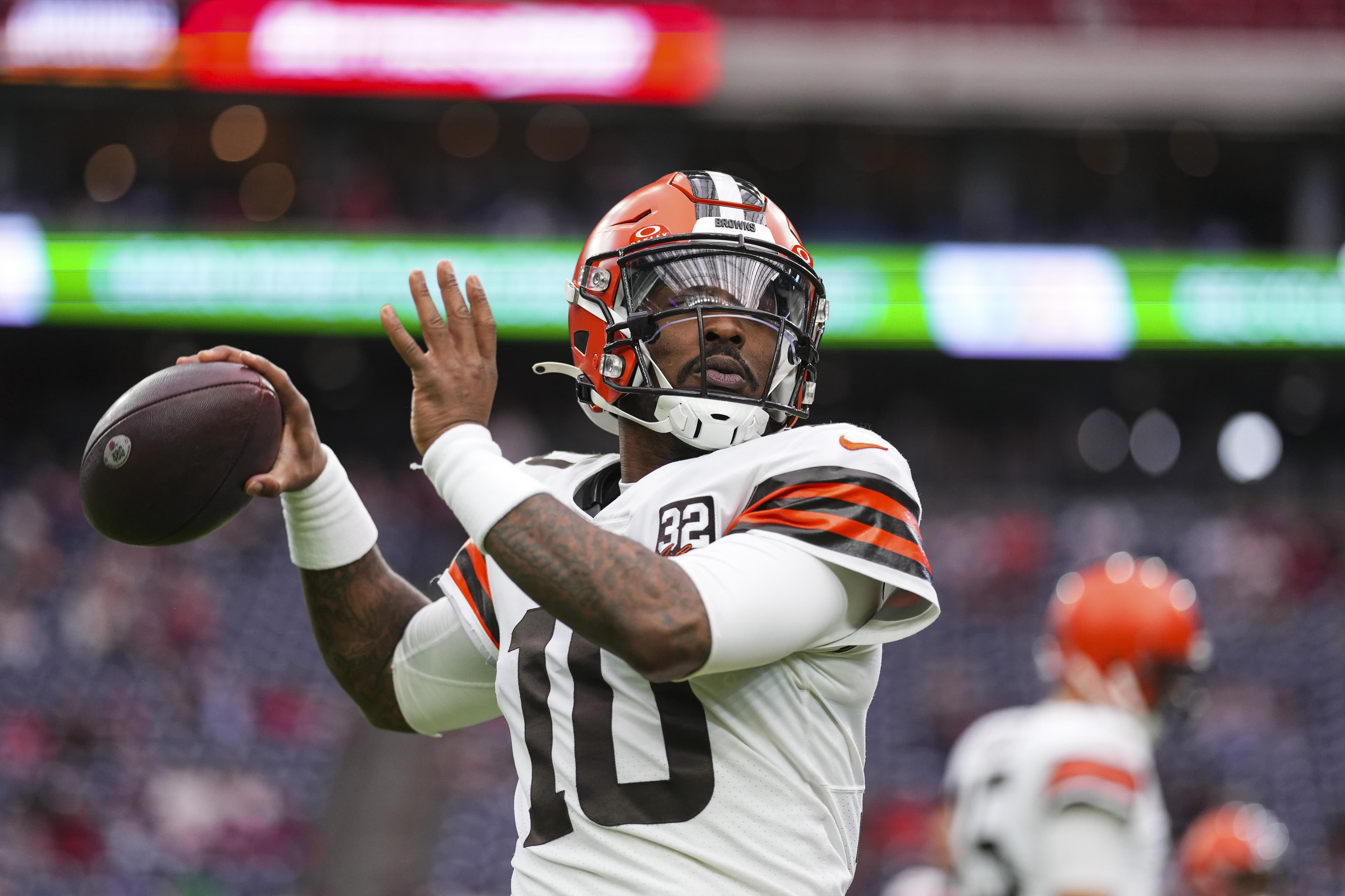 Former Browns QB announces retirement