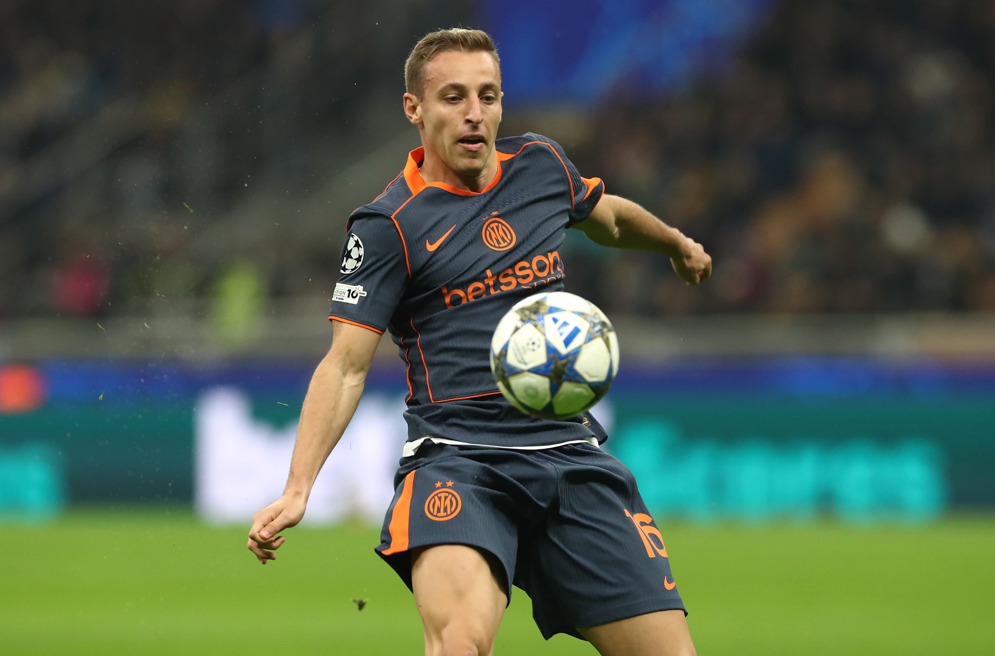 Italy Midfielder May Leave Inter Milan As Statistics Reveal Lack Of Involvement