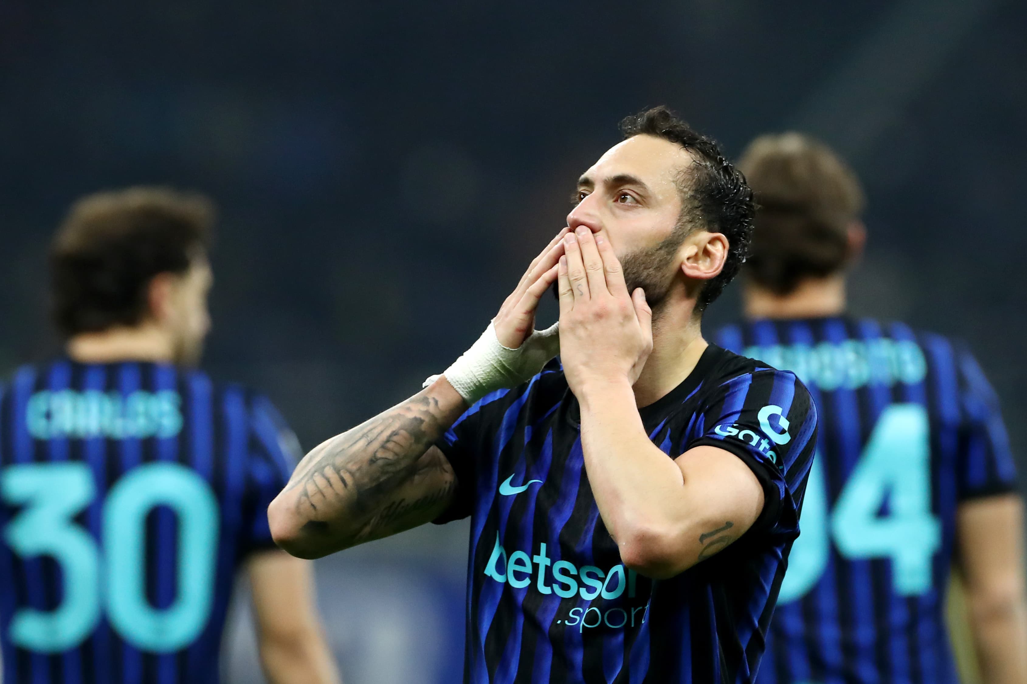 Report – Inter Milan Issue Contract Ultimatum To Turkey Midfielder Amid Galatasaray Interest: New Deal Or Sale