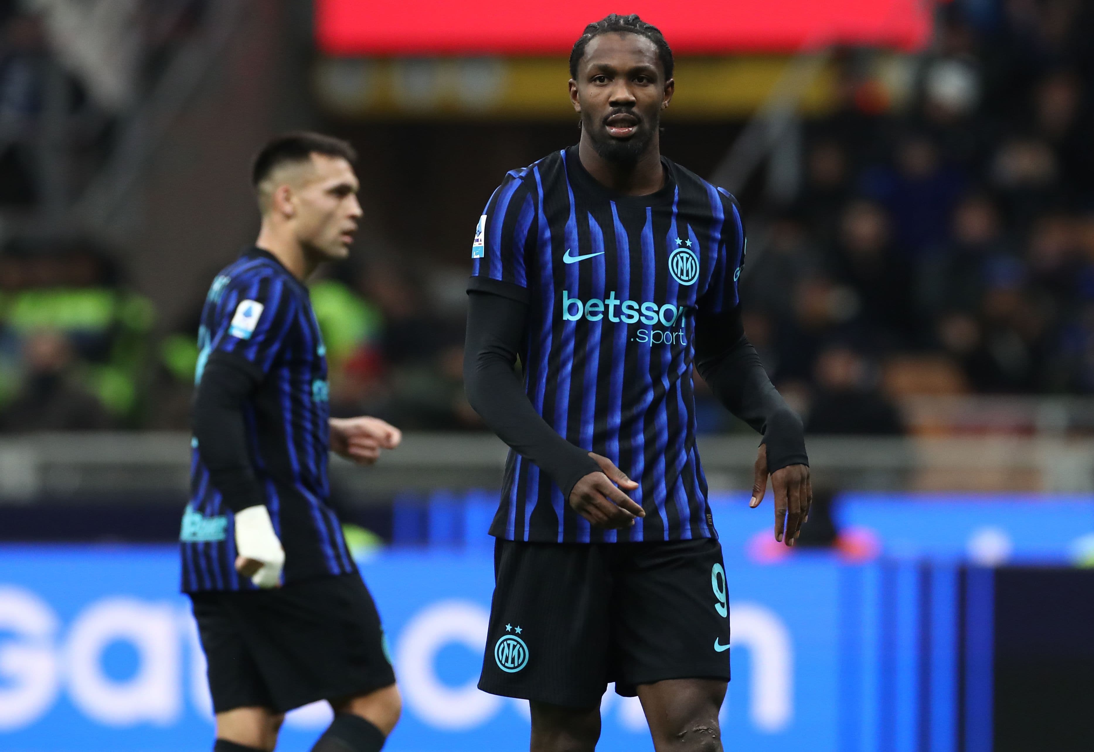 Inter Milan Takes on PSG in Riviera Clash for Champions League Bid