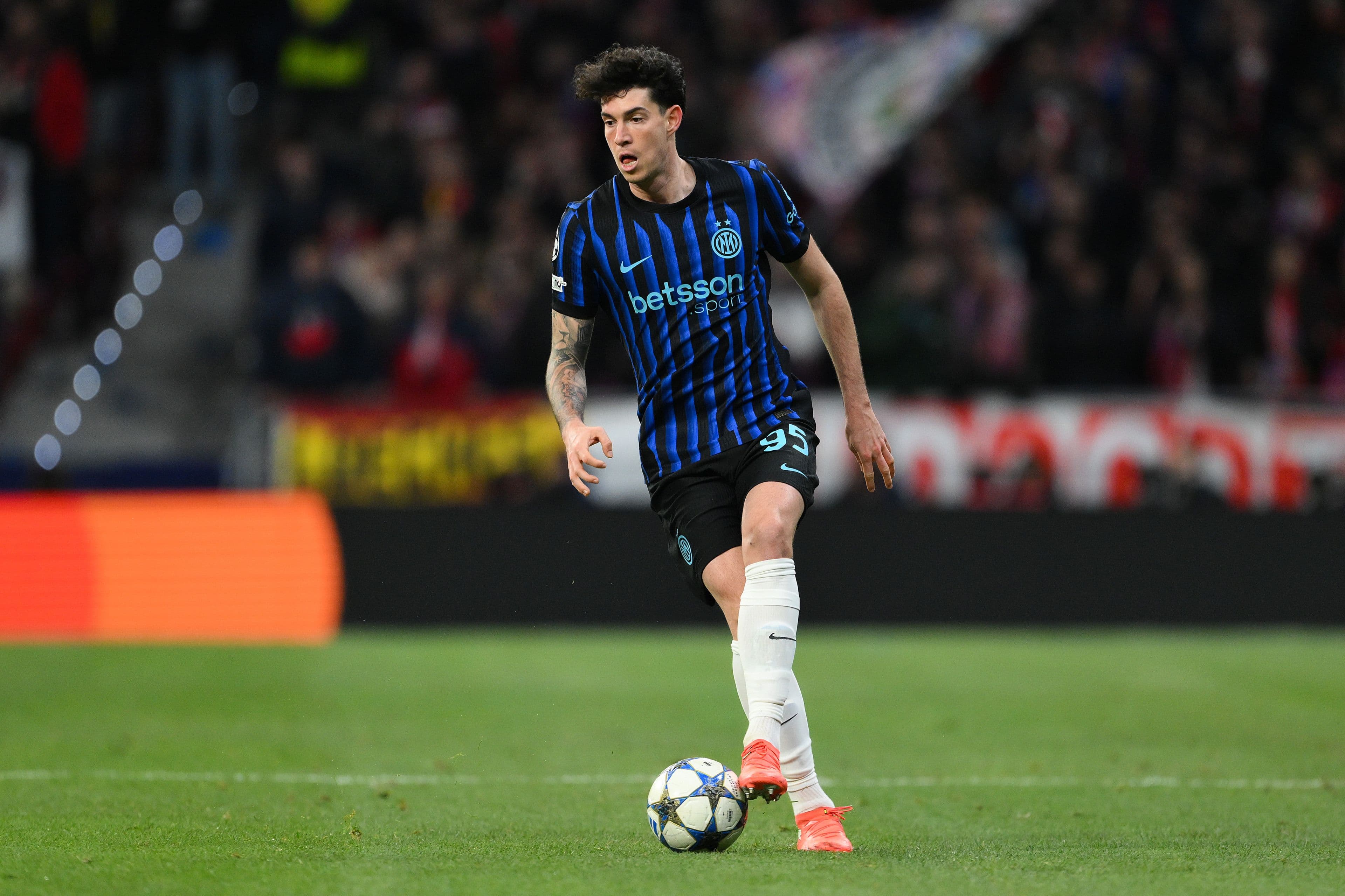 Report – Inter Milan Open To Selling Italy Megastar Amid Genuine Interest From Barcelona