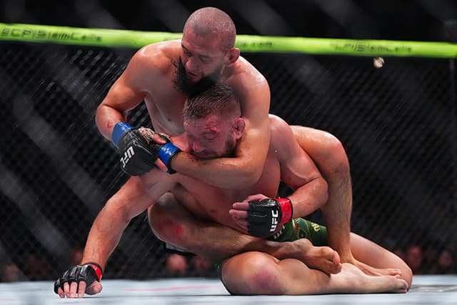 Khamzat Chimaev issues $200K challenge to 'any Olympic champion' wrestler