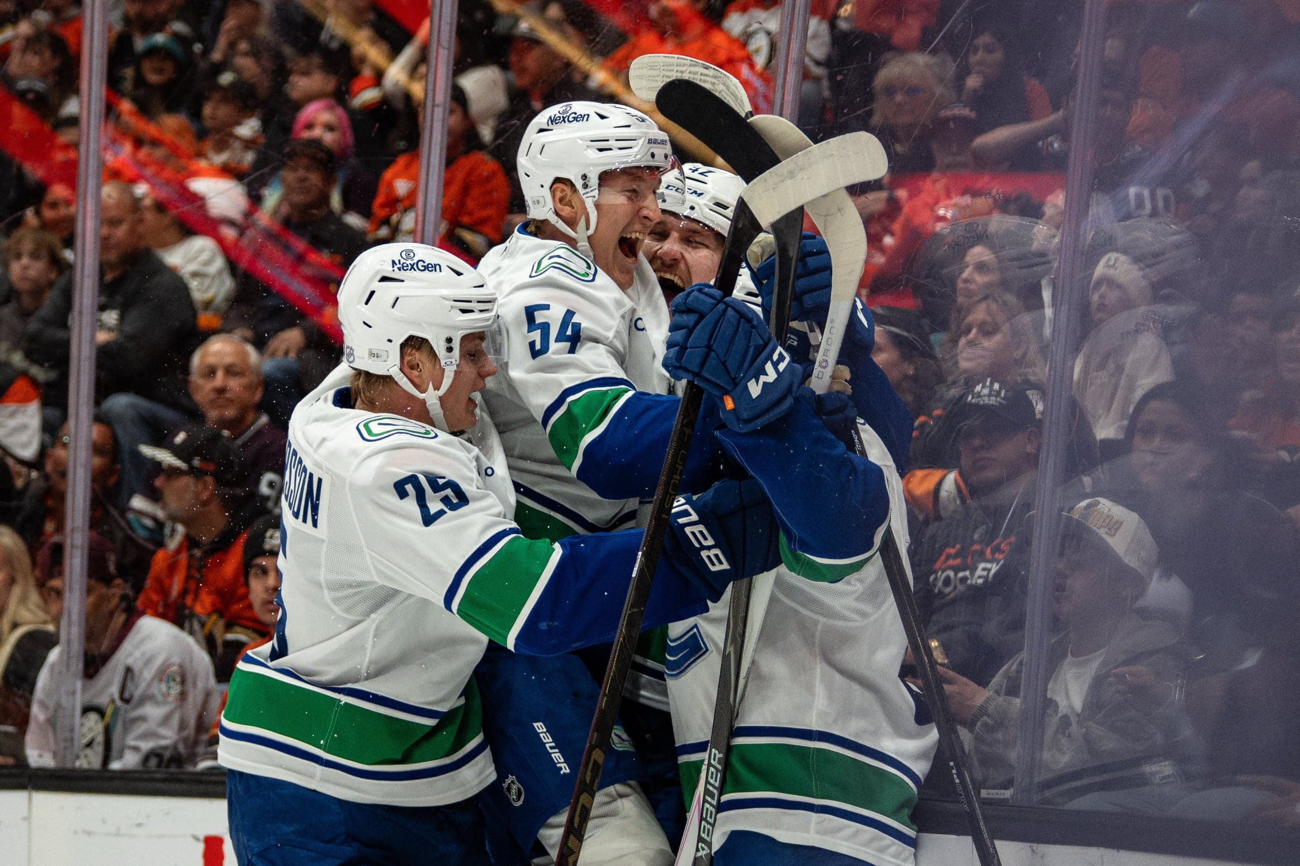 Vancouver Canucks Spoil Ducks’ Playoff Bid in 4-3 OT Win