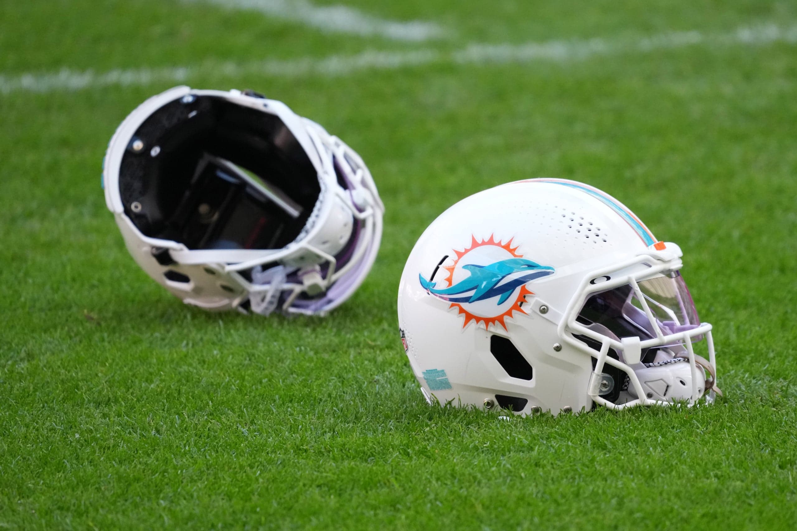 Multiple NFL Execs Trash Dolphins Offseason Moves in New Report: ‘What Are You Doing?”