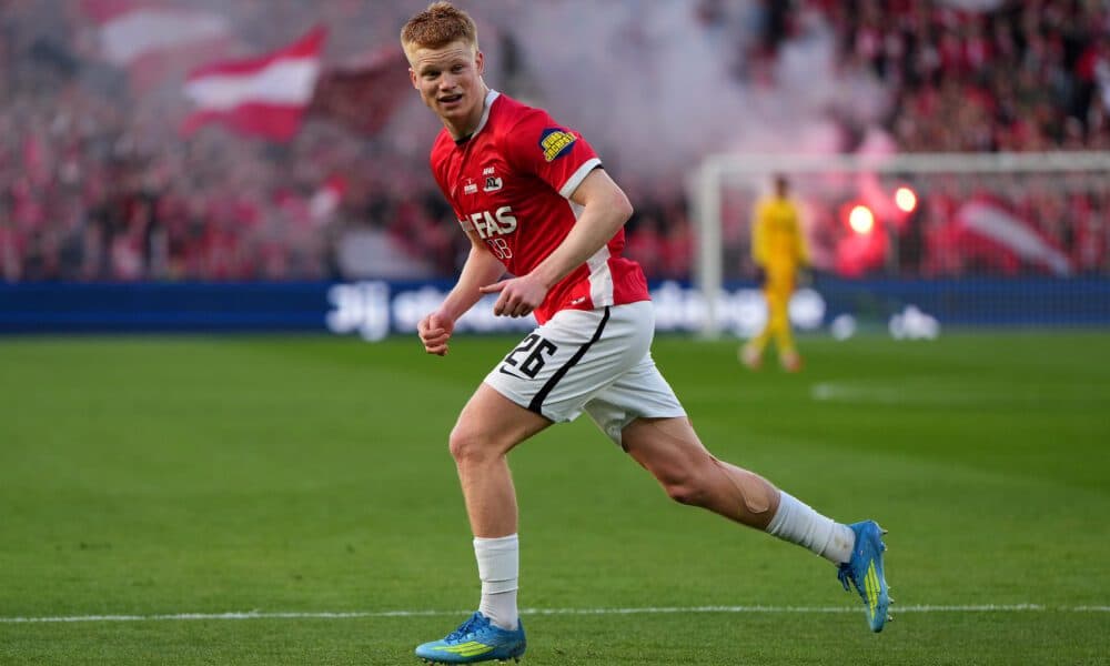 Liverpool showing interest in signing Kees Smit this summer