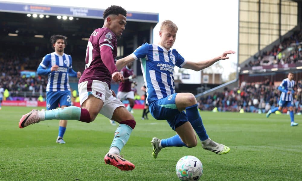 Chelsea among Premier League clubs circling Jan Paul Van Hecke