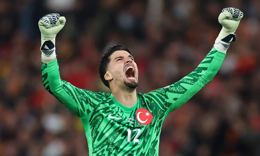 Manchester United goalkeeper Altay Bayindir reportedly filming a departure video ahead of summer exit