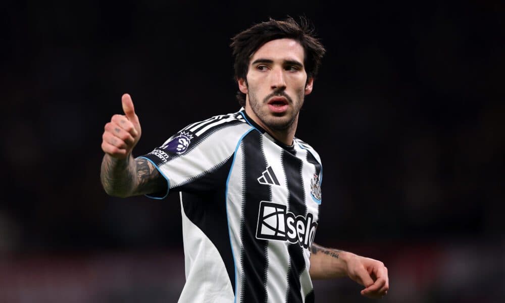 Sandro Tonali urged to snub Manchester United move and build Newcastle legacy