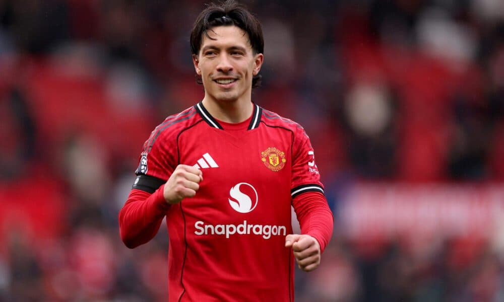 Manchester United defender Lisandro Martinez returns to individual grass training