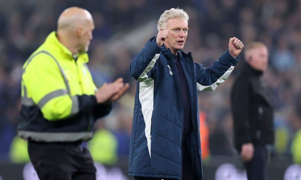 Everton to offer Moyes a new deal