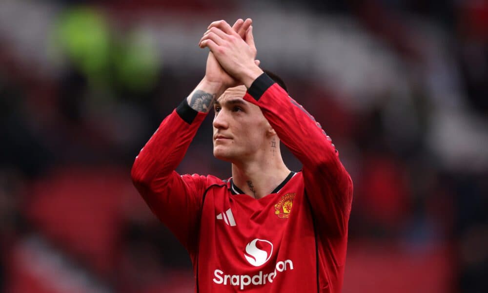 Sesko’s agent hits out at Michael Carrick, claims United star is unhappy with “super sub” role