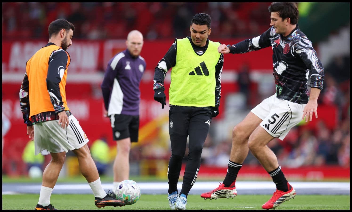 “Exceptional” – 22-yo midfielder tipped for first-team role reveals his Man Utd ‘role model’
