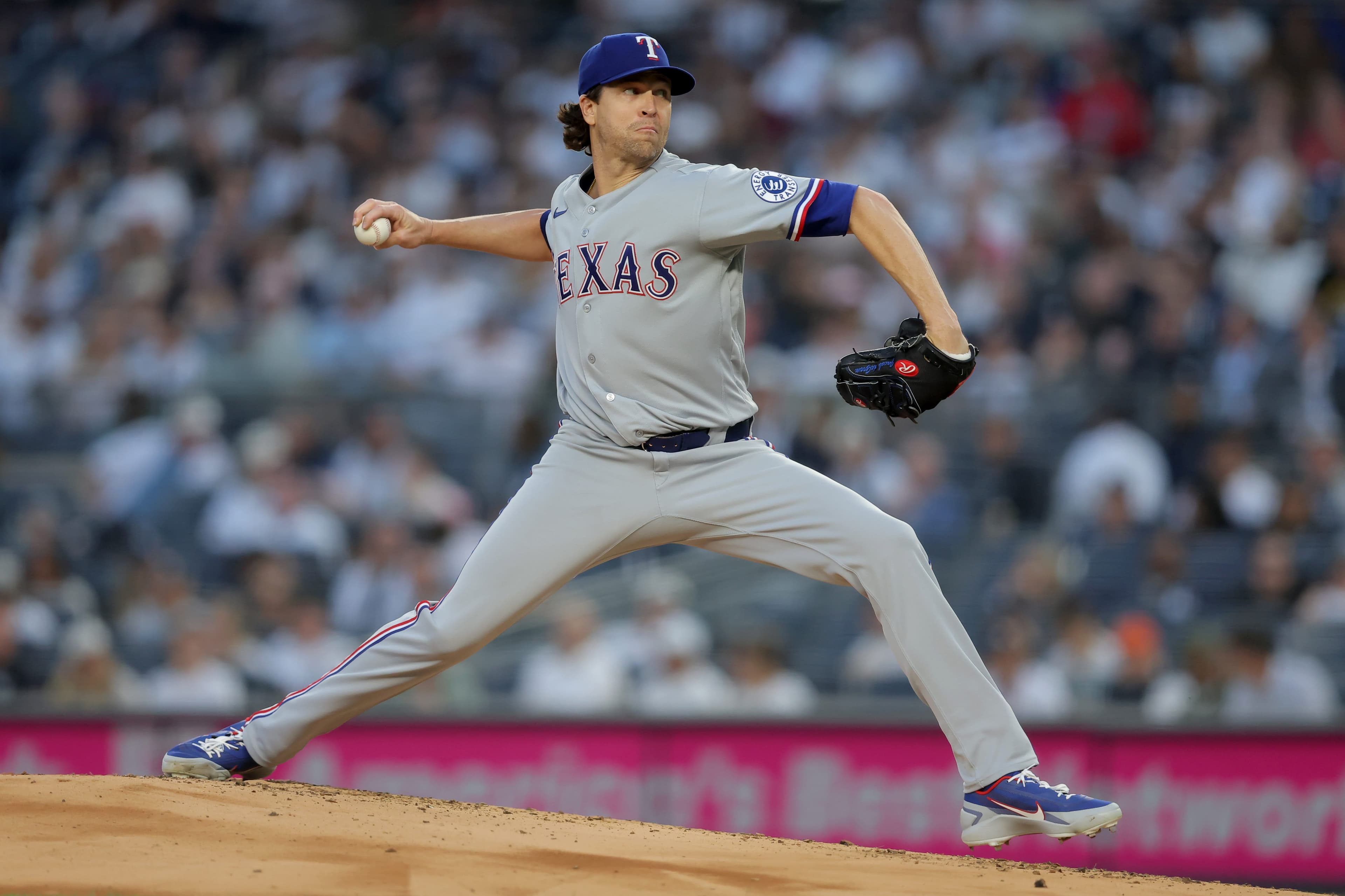 Yankees continue to roll, while two All-Star reinforcements get ready